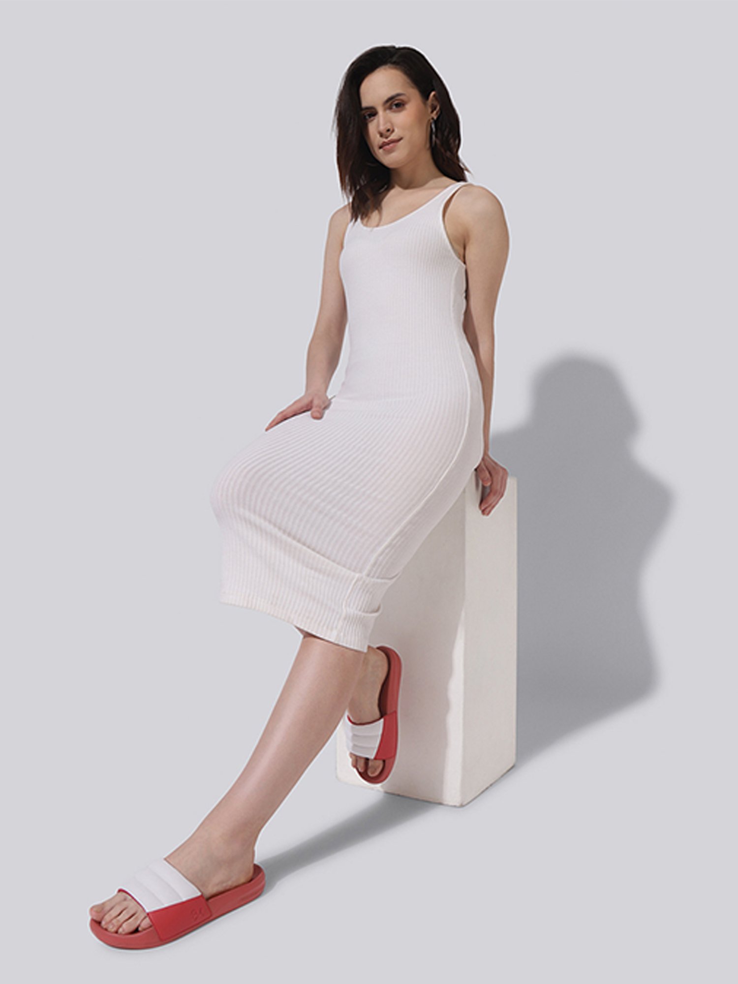 Neemans Women's Red Slides