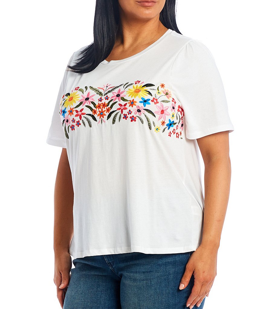 Bobeau Plus Size Floral Placement Puff Short Sleeve Crew Neck Tee