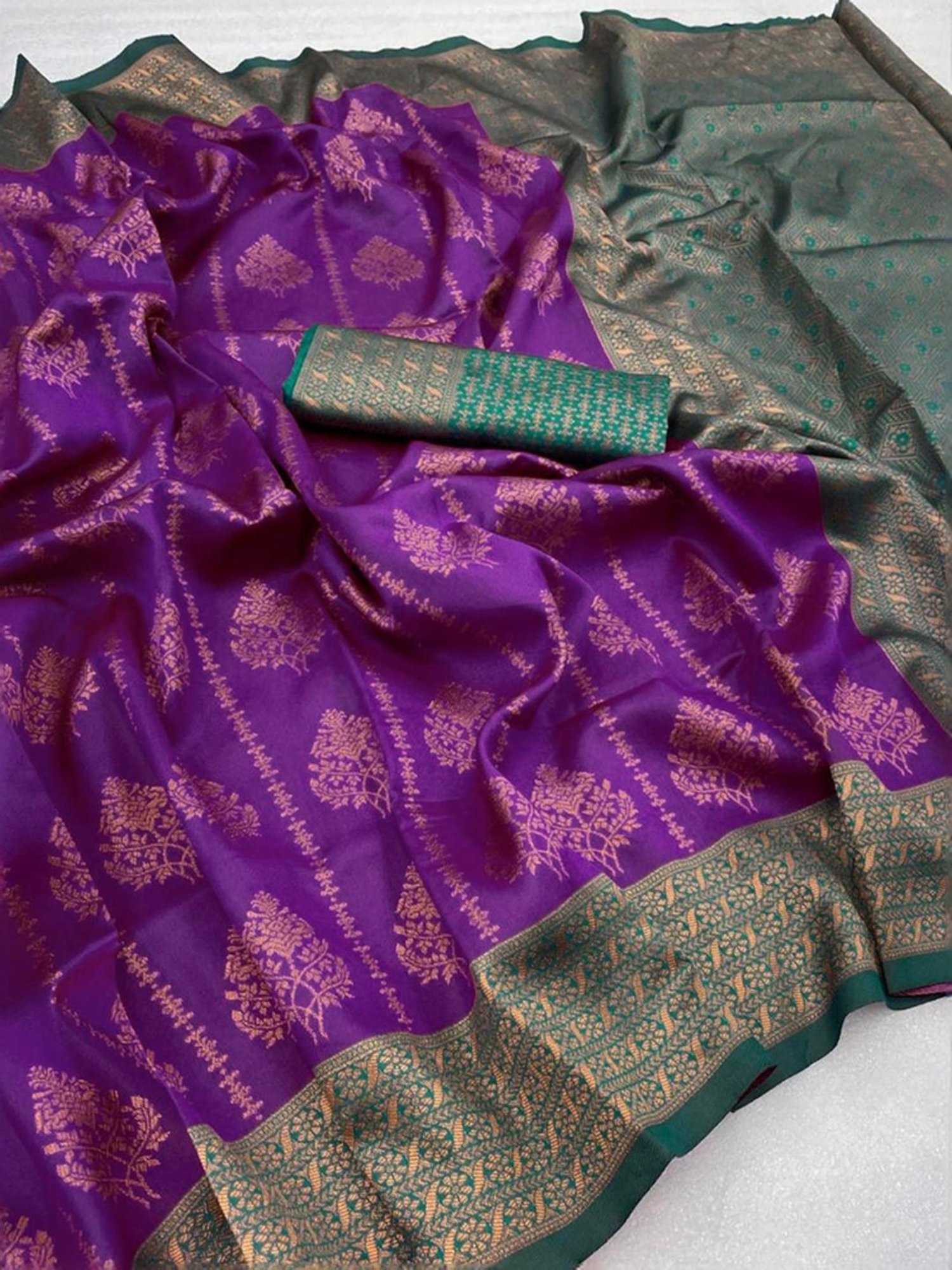 Satrani Purple & Rama Green Woven Saree With Unstitched Blouse
