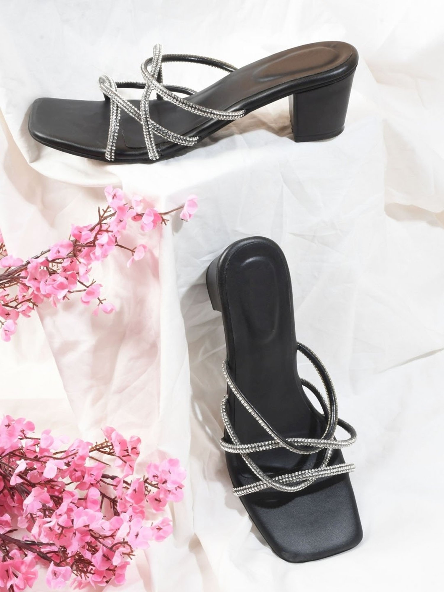 The White Pole Women's Black Casual Sandals