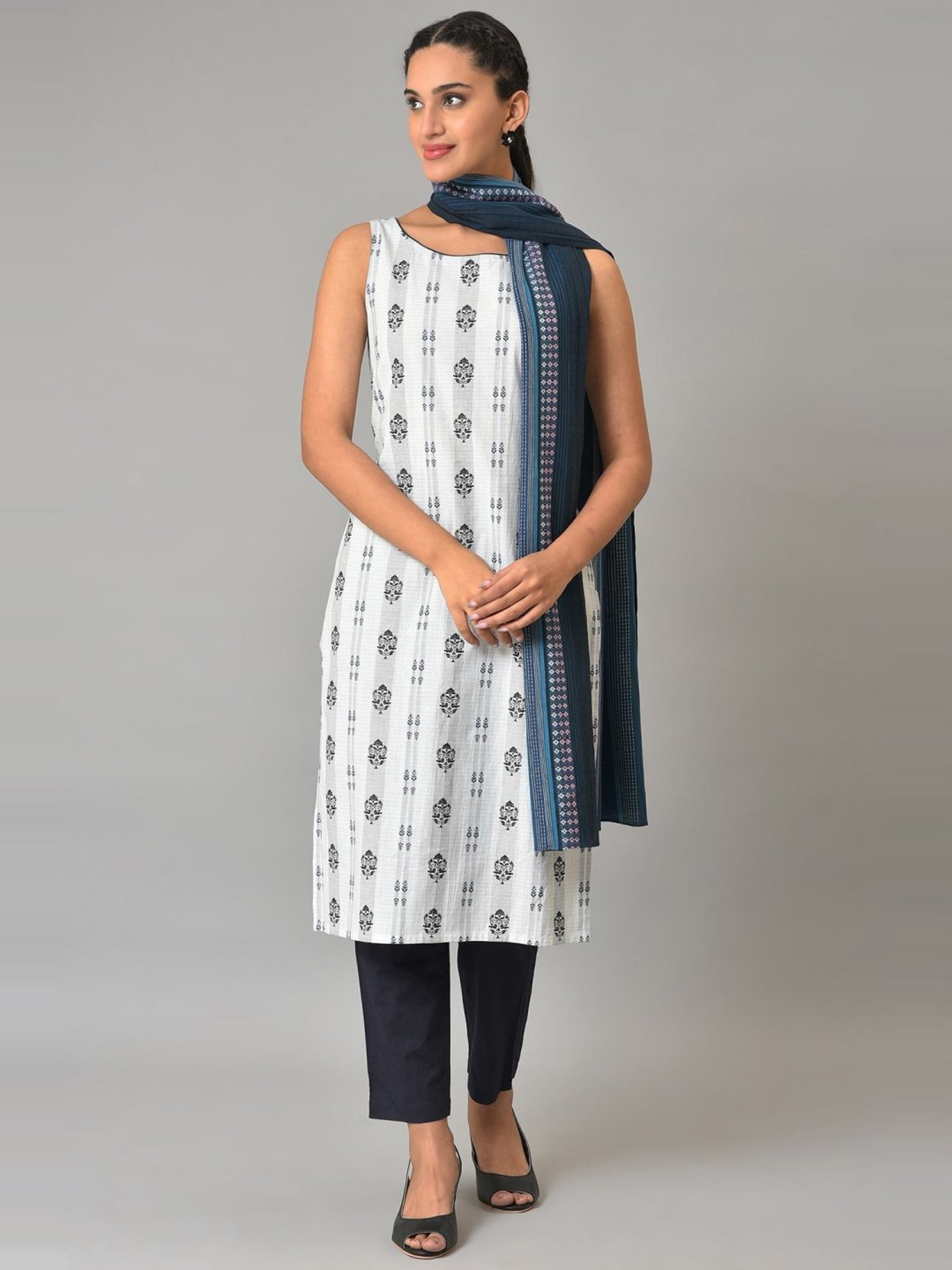 Aurelia White & Navy Cotton Embroidered Kurta Pant Set With Dupatta