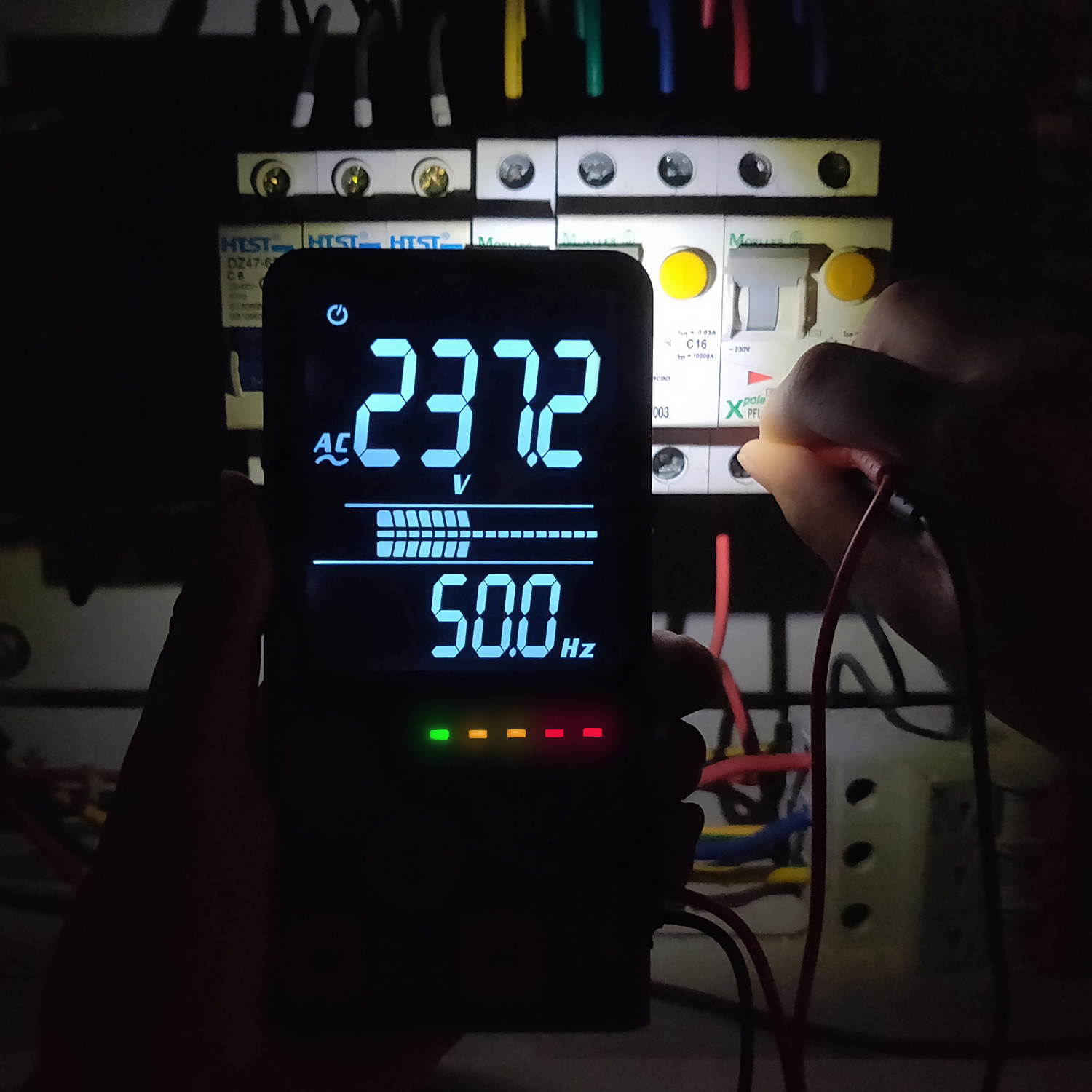 BSIDE ADMS9CLN Dual Mode Intelligent Automatic Digital Multimeter AC/DC Voltage Resistance Frequency Capacitance Meter Diode On-off Automatic Identification True RMS 3.5 Inch EBTN LCD 9999 Counts