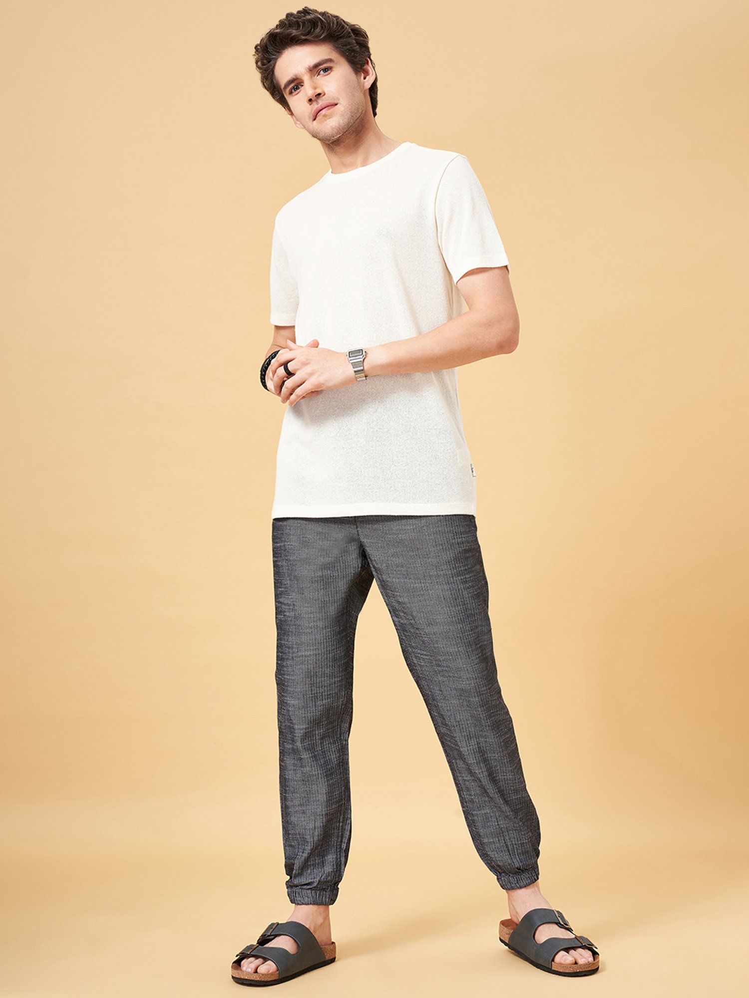 7 Alt by Pantaloons Off White Slim Fit Crew T-Shirt