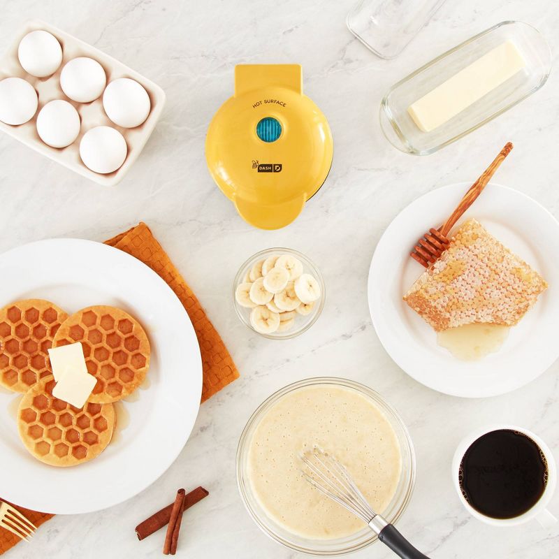 Dash Mini Honeycomb Waffle Maker