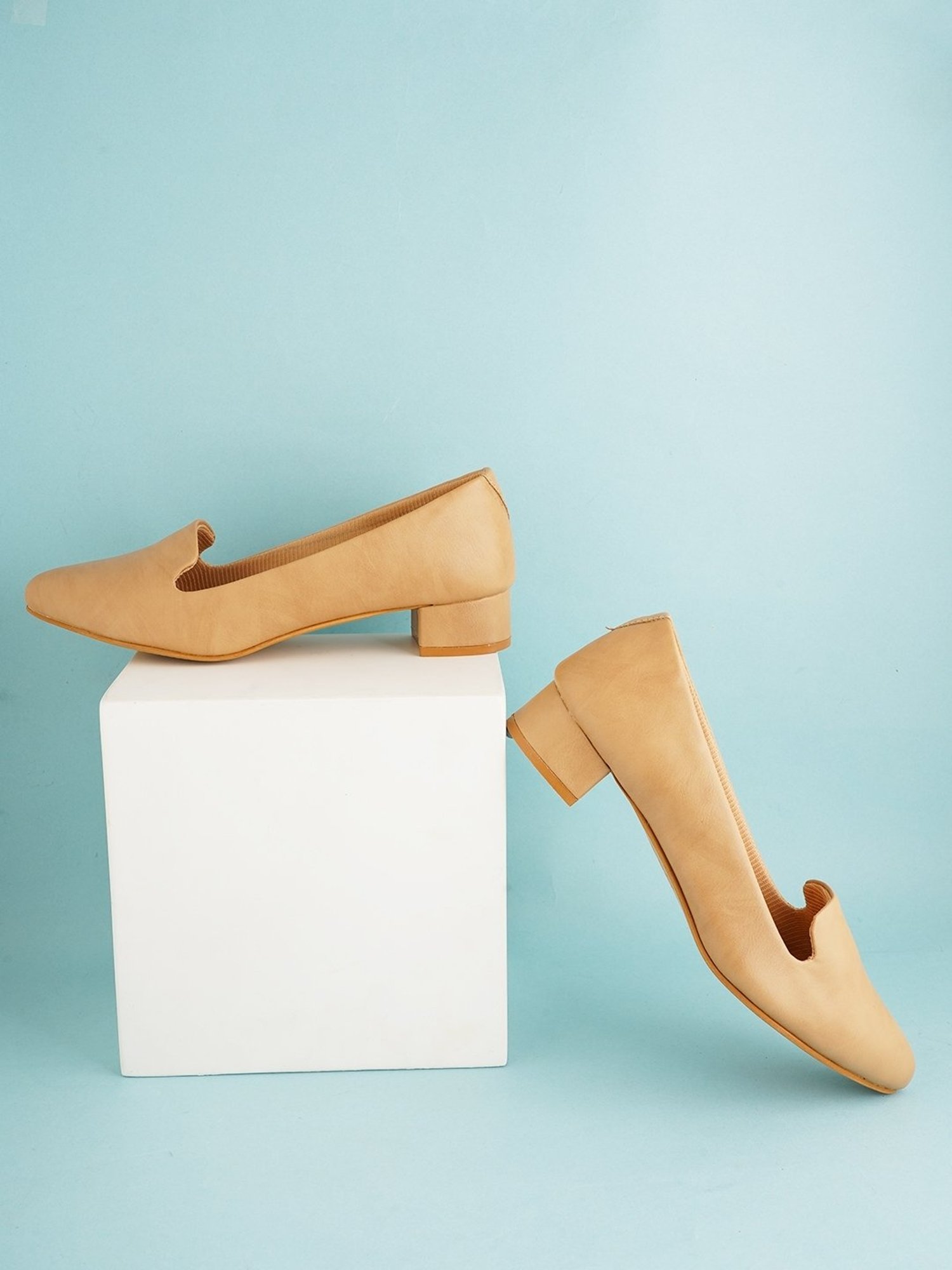 Scentra Women's Beige Casual Pumps