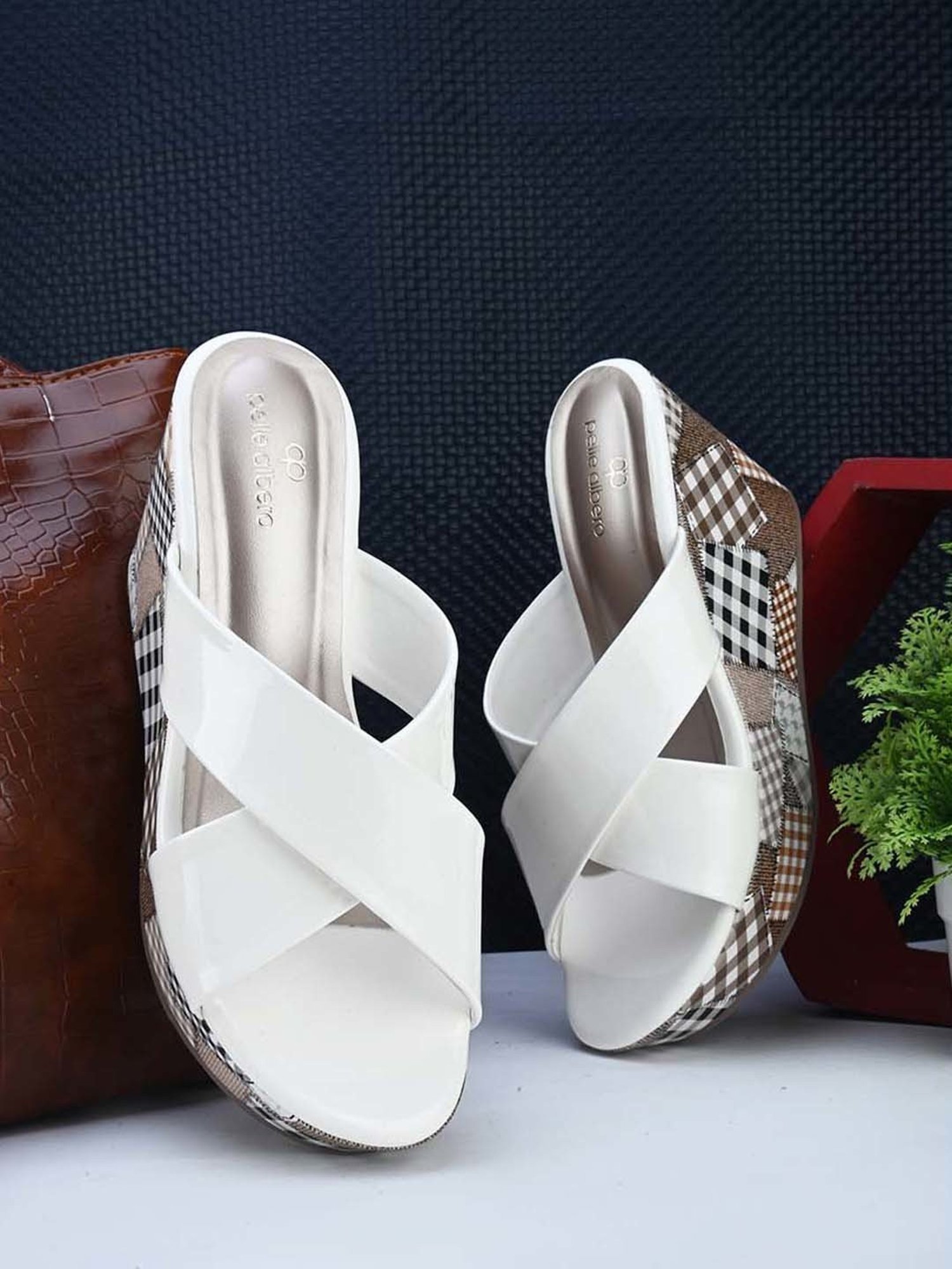 Pelle Albero Women's White Cross Strap Wedges