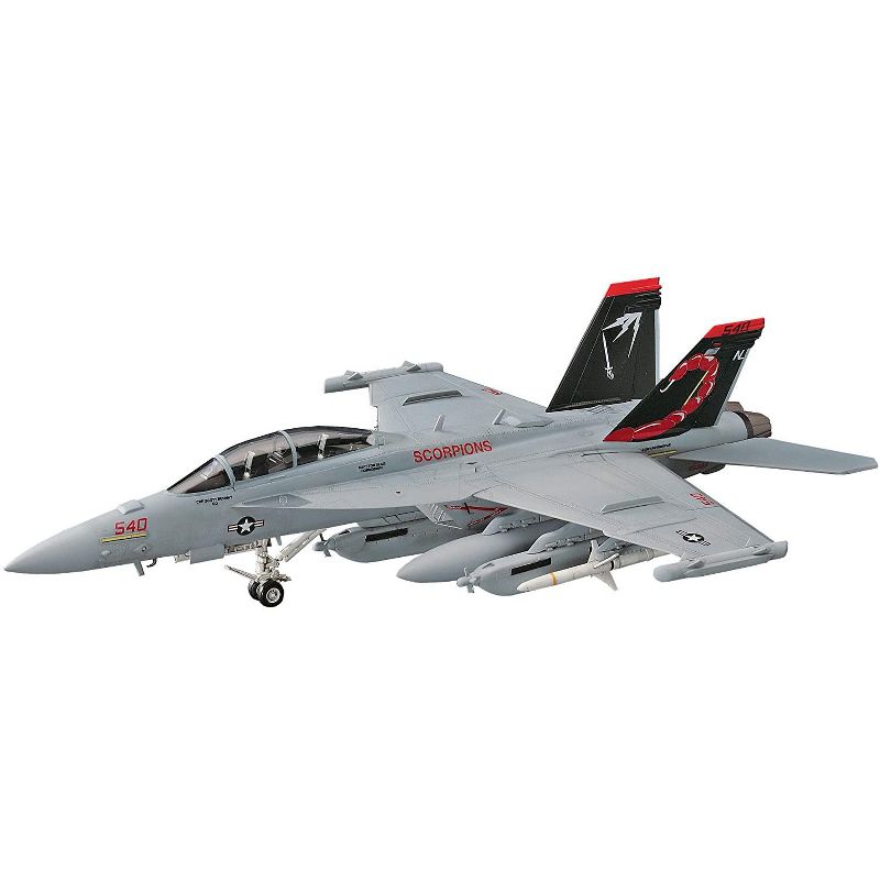 Hasegawa 01568 Boeing EA-18G Growler USN ECM Aircraft 1/72 Scale Model Kit