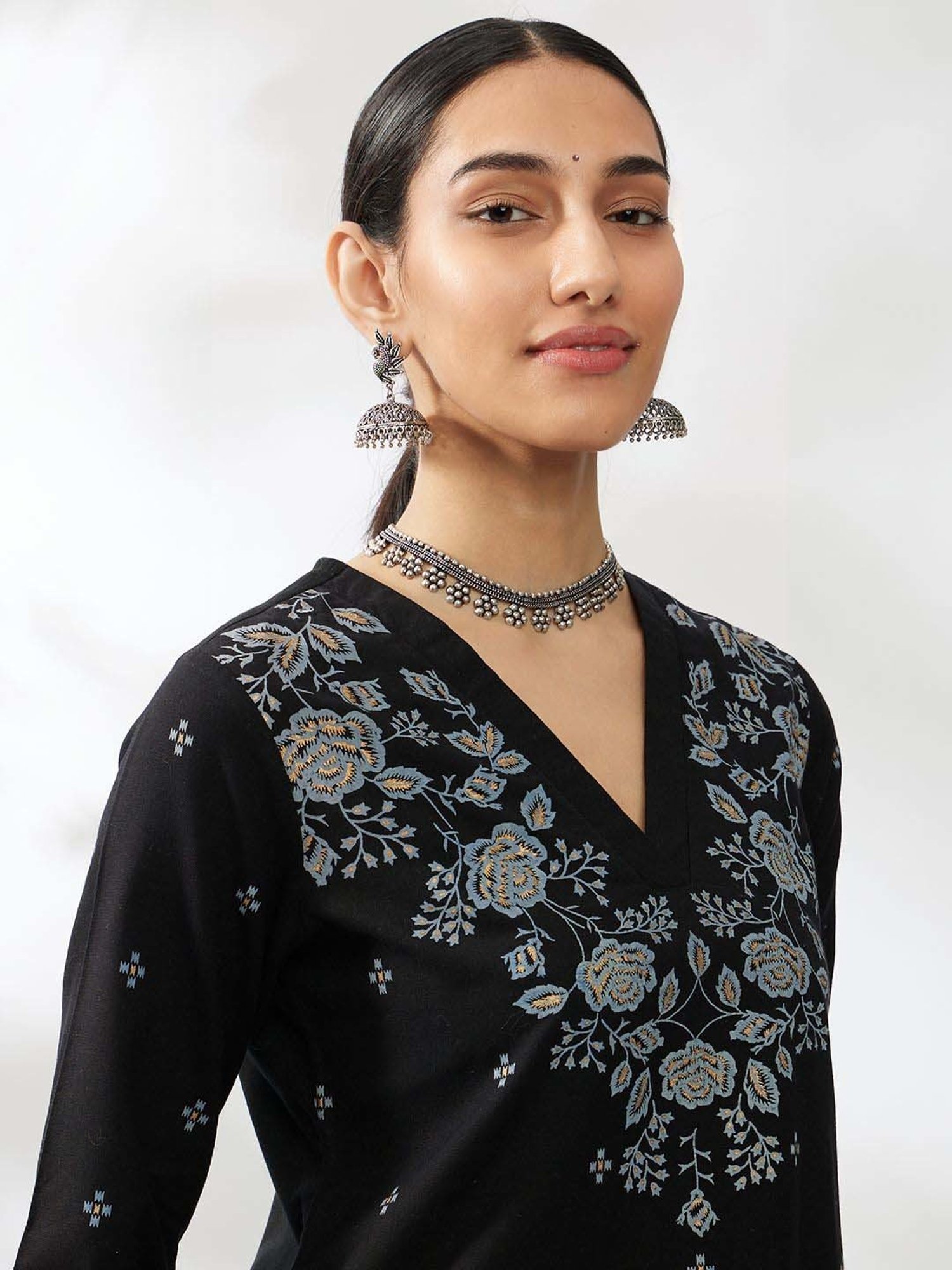 Daali Black Cotton Floral Print Straight Kurta