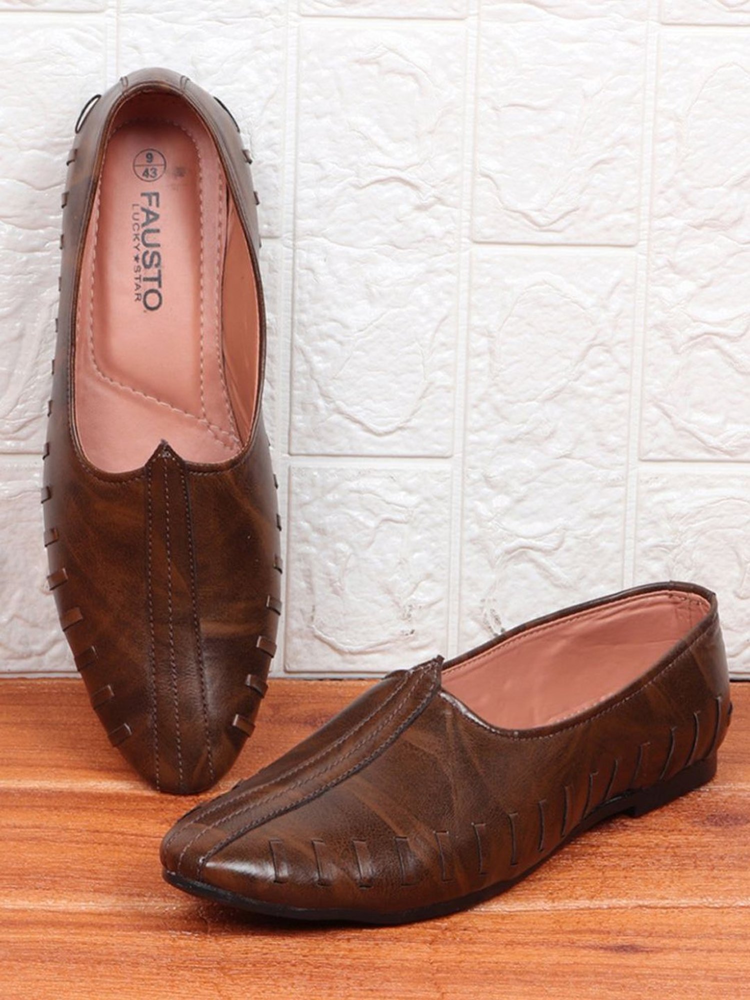 Fausto Men's Brown Ethnic Juttis