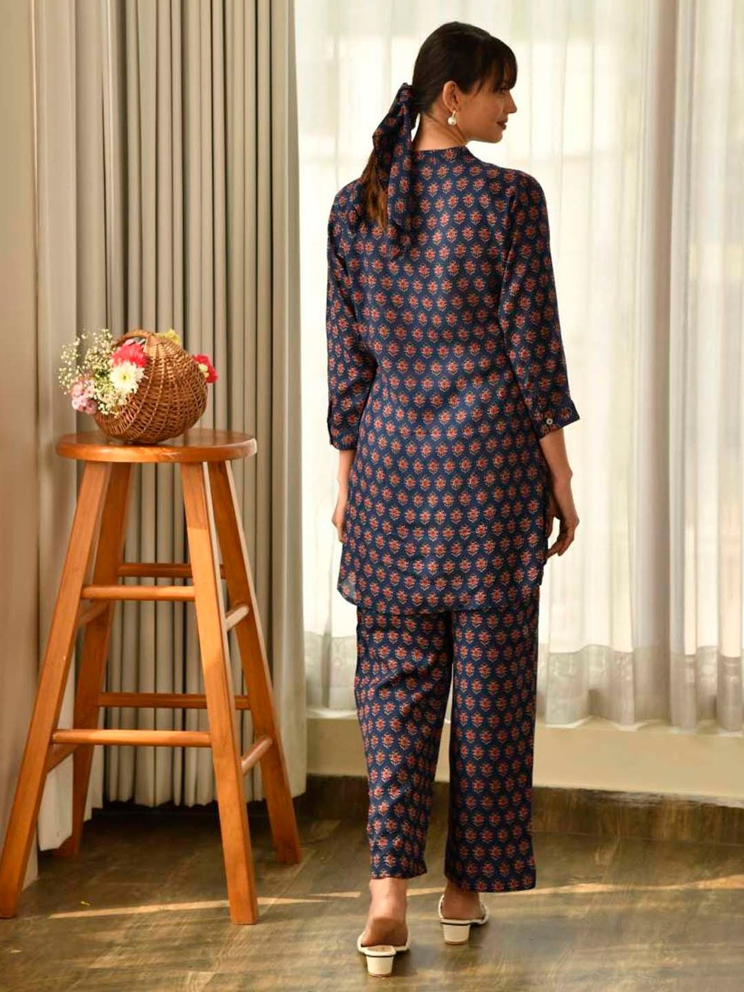 Ekohum Blue Printed Muslin Kurta with Pant Co-Ord Set
