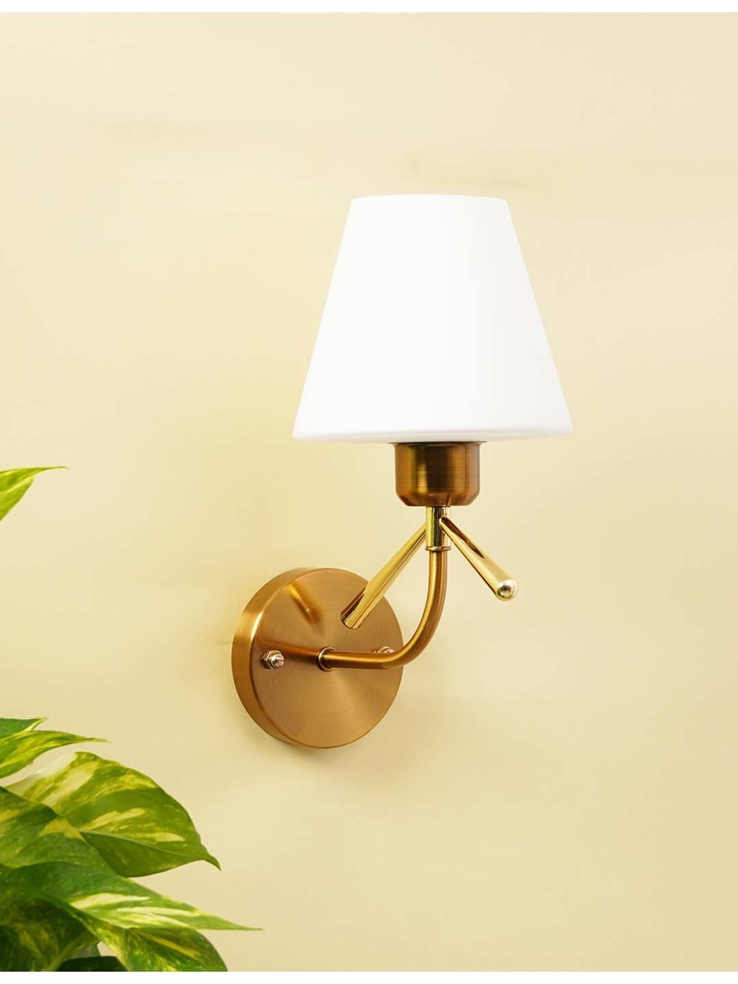 Kapoor E Illuminations 'Eniola' White & Golden Metal Wall Light - Set of 1