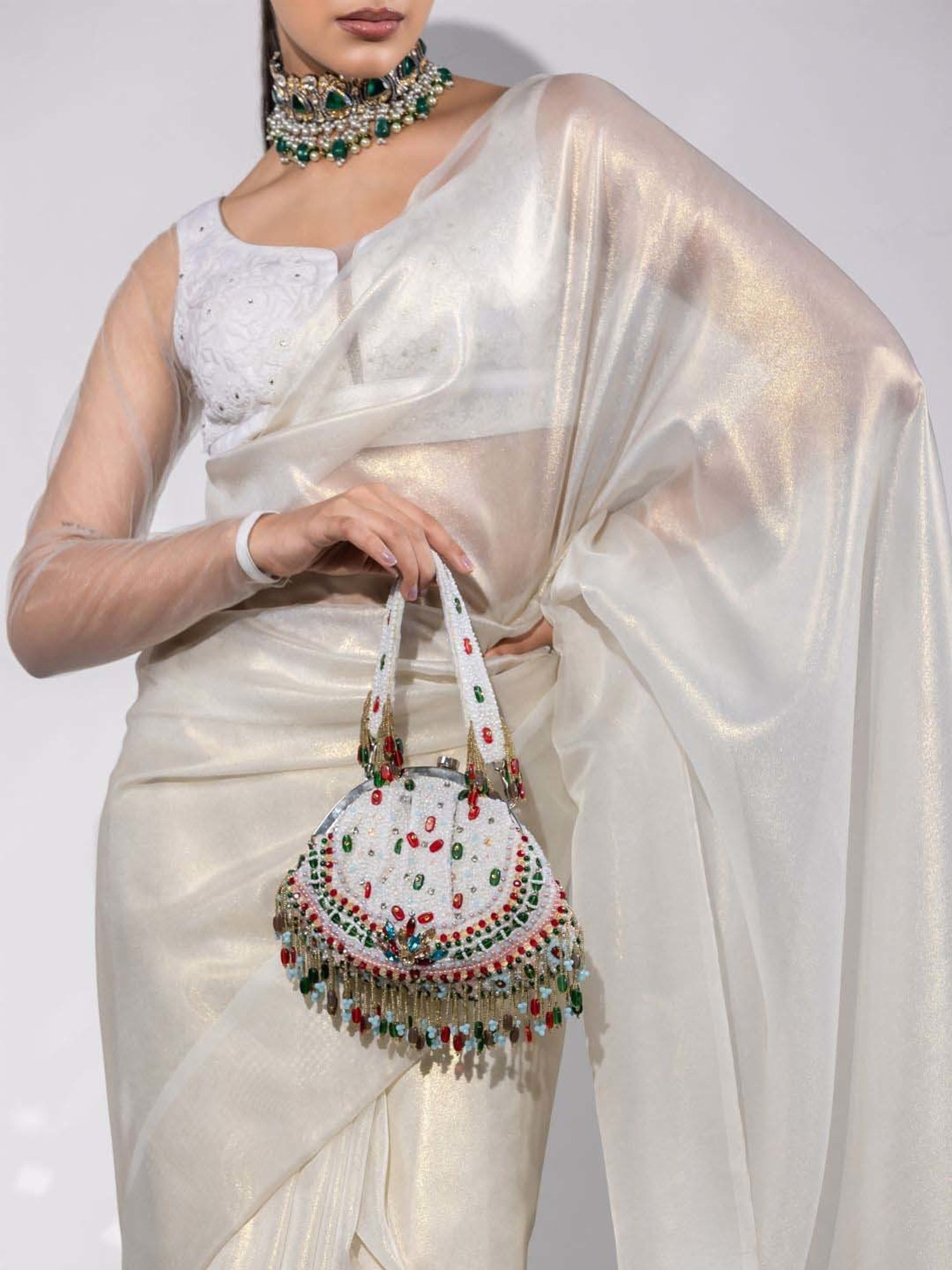 Swtantra White Woven Saree With Unstitched Blouse
