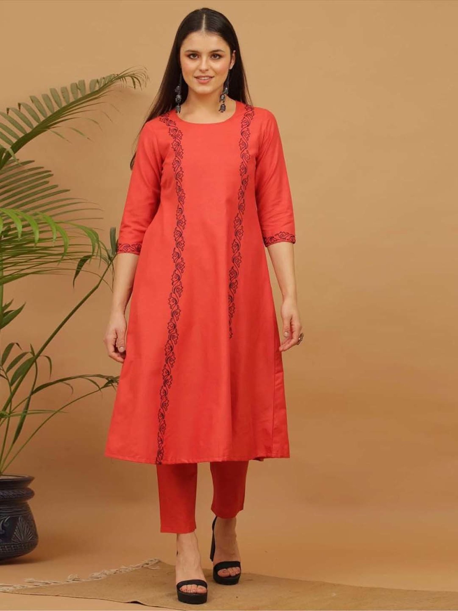 Kaanchie Nanggia Red Embroidered Cotton Kurta Pant Set