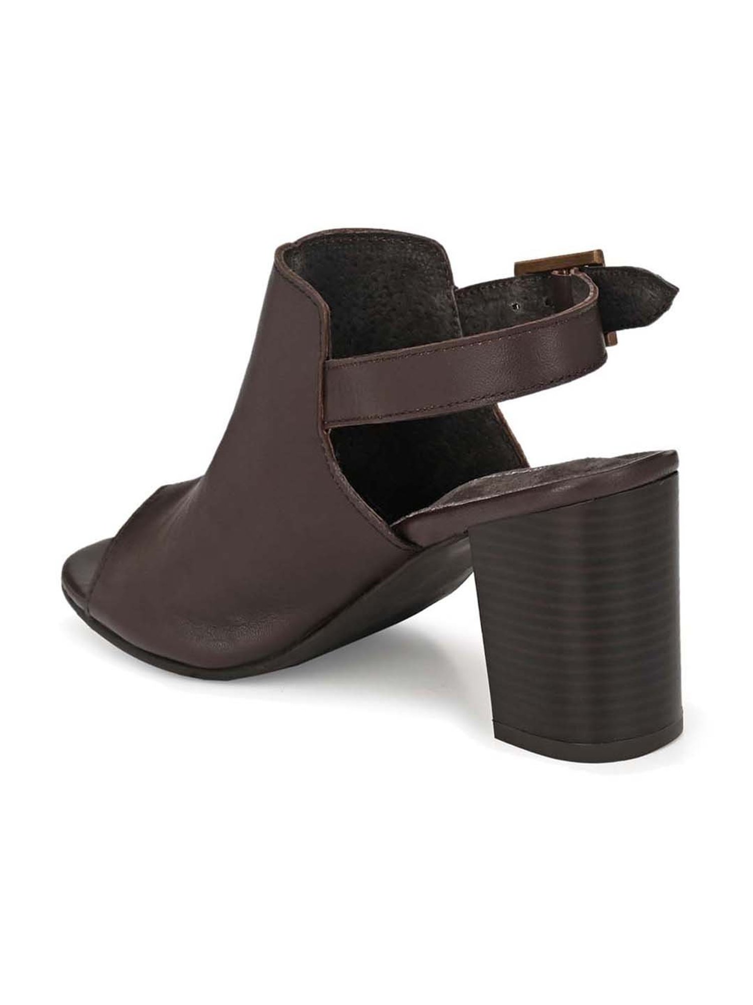 Carlo Romano Women's Brown Back Strap Sandals