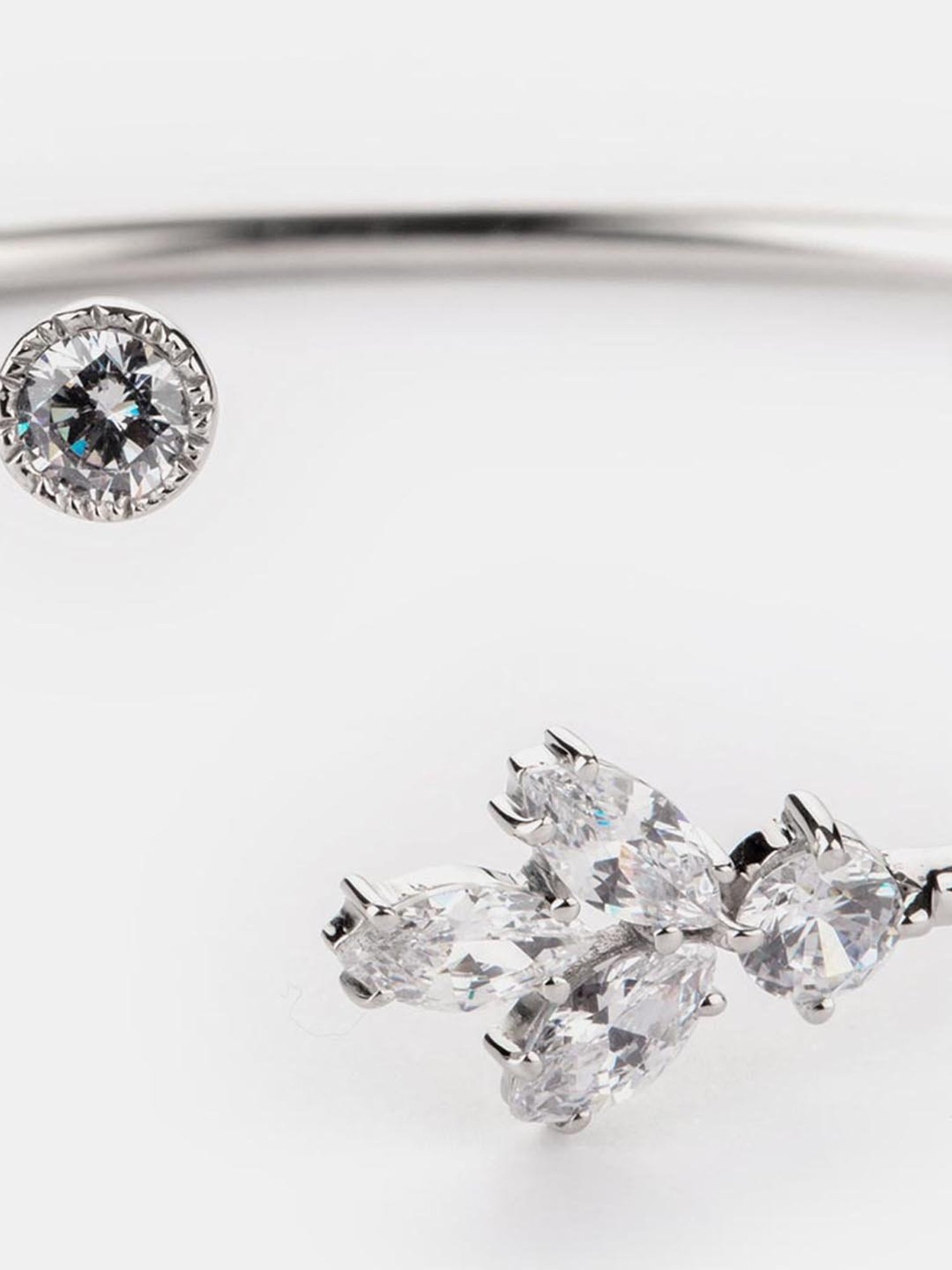 Shaya 92.5 Sterling Silver Walking on Air Leaf Bracelet for Women