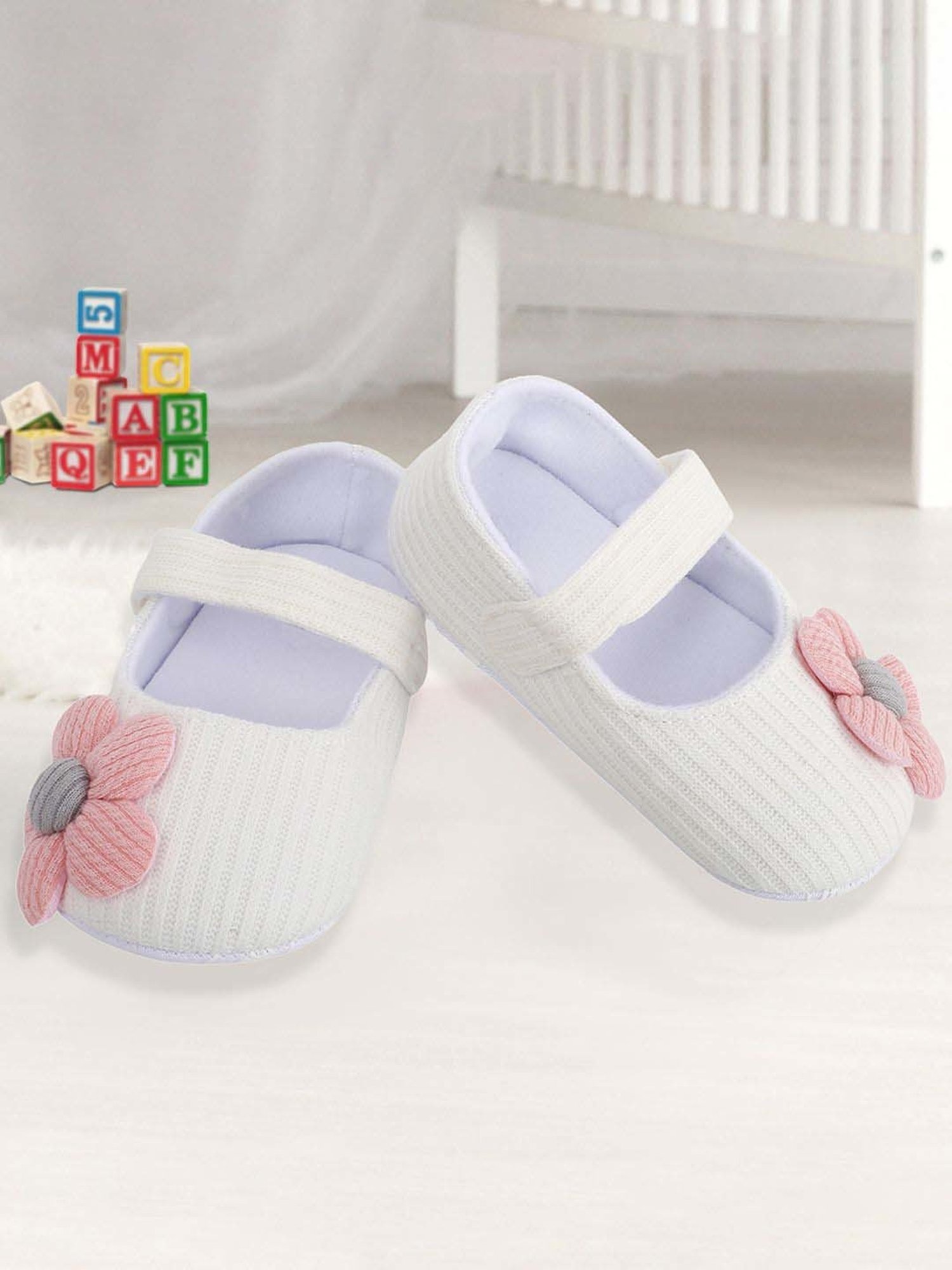 Baby Moo Kids White Casual Mary Jane Shoes