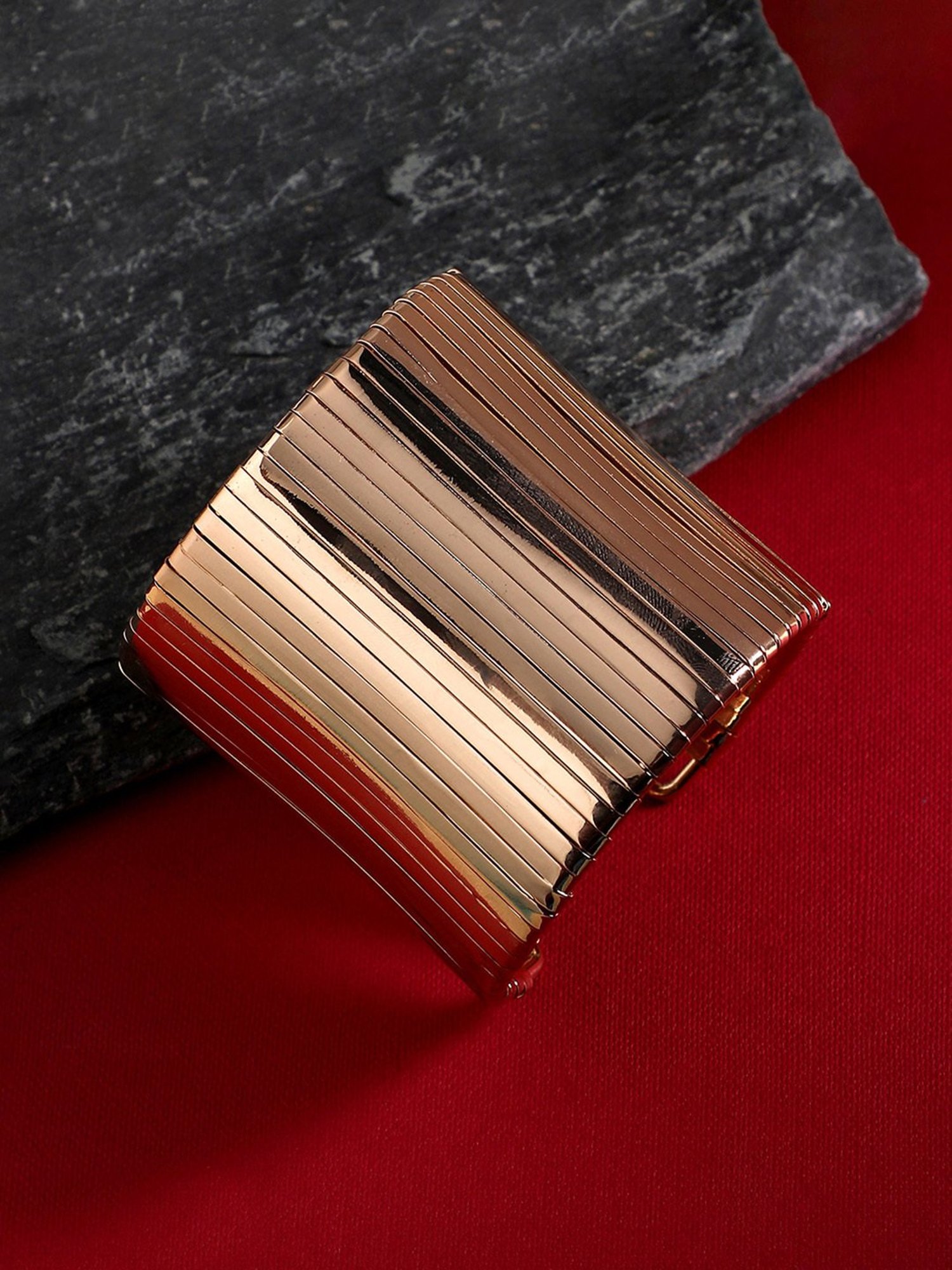 SOHI Ribbed Statement Bracelet For Women