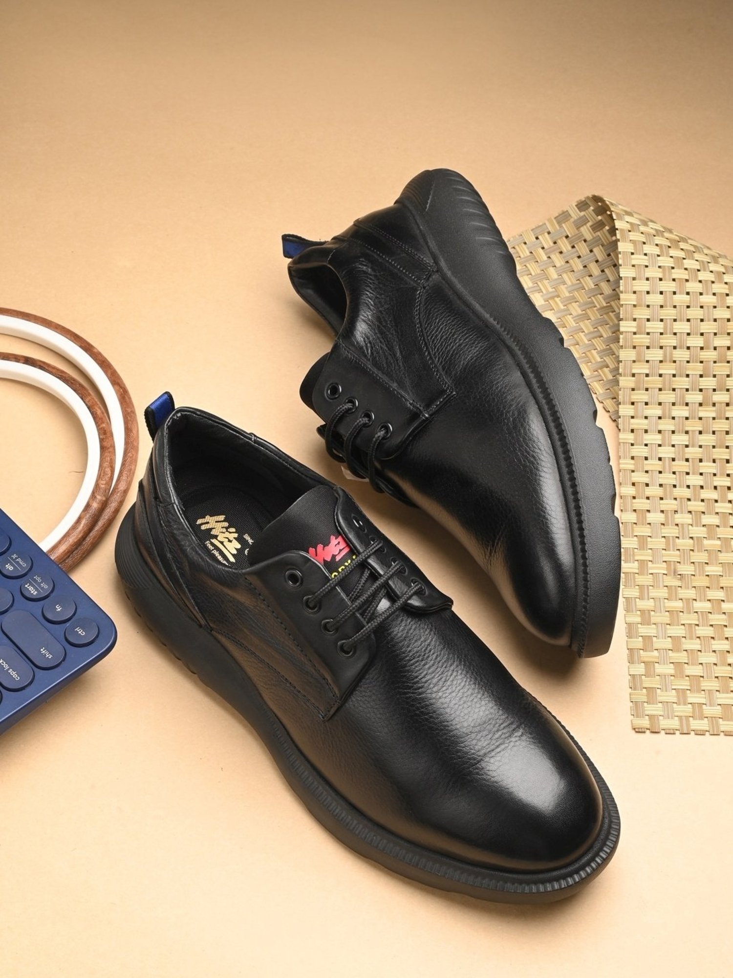 Hitz Men's Black Derby Shoes