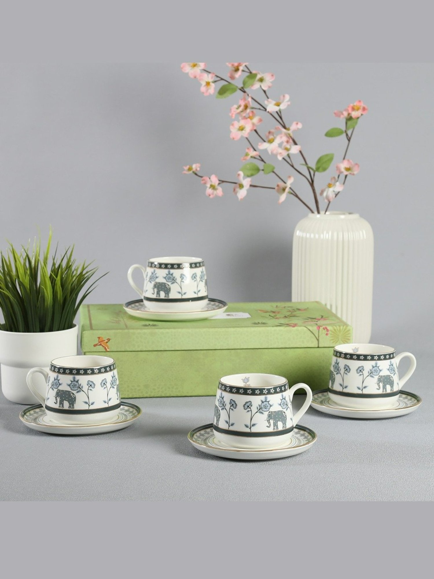 India Circus Abstract White Bone China Cup Saucer Set (Set of 8) Accented With 22 Carat Gold