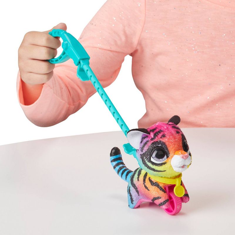 furReal Walkalots Lil' Wags - Tiger