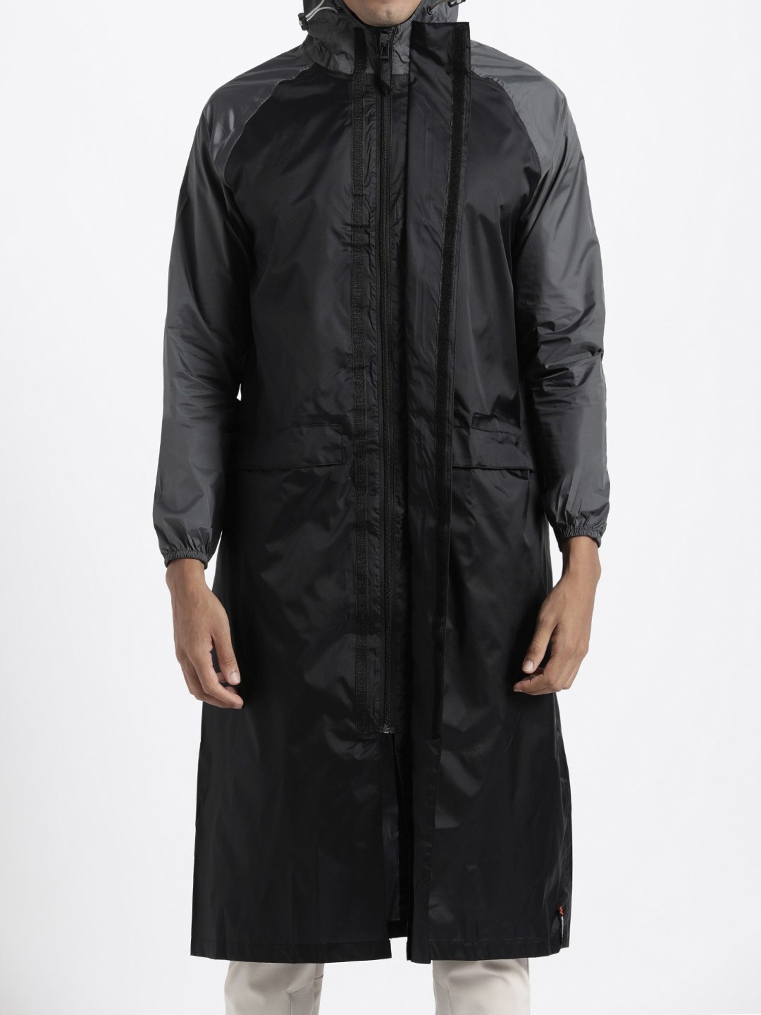 Wildcraft Black & Dark Grey Regular Fit Colour Block Rainwear Jacket