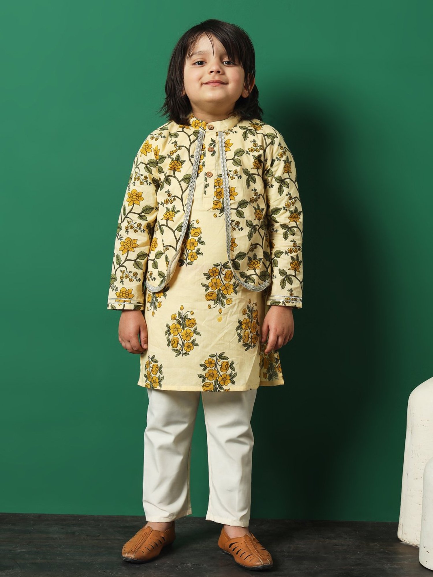 READIPRINT FASHIONS Kids Beige & White Floral Print Full Sleeves Jacket Style Kurta with Pyjamas