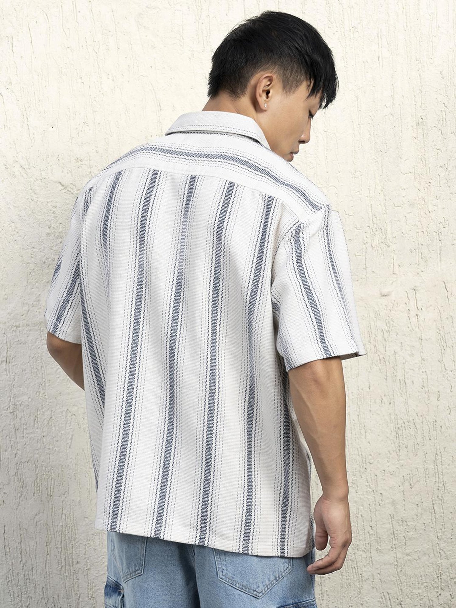 Hubberholme Men Cotton Short Sleeves Oversized Striped Shirt 10