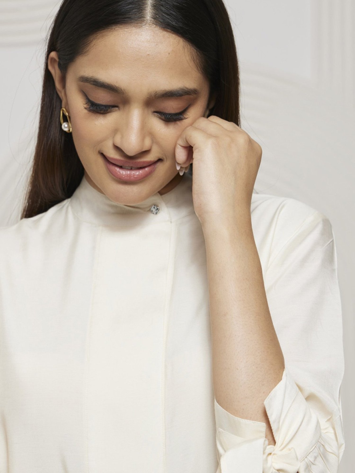 Artagai Snow White Kurta with Broad Placket and Tie Up Sleeves