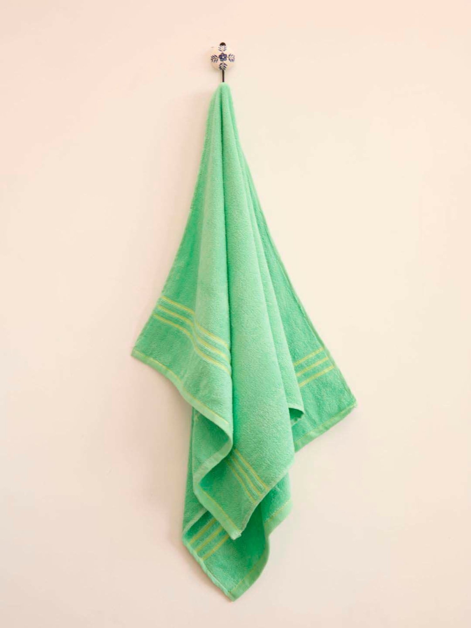 Ariana High Absorbent Green Cotton 450 GSM Bath Towel