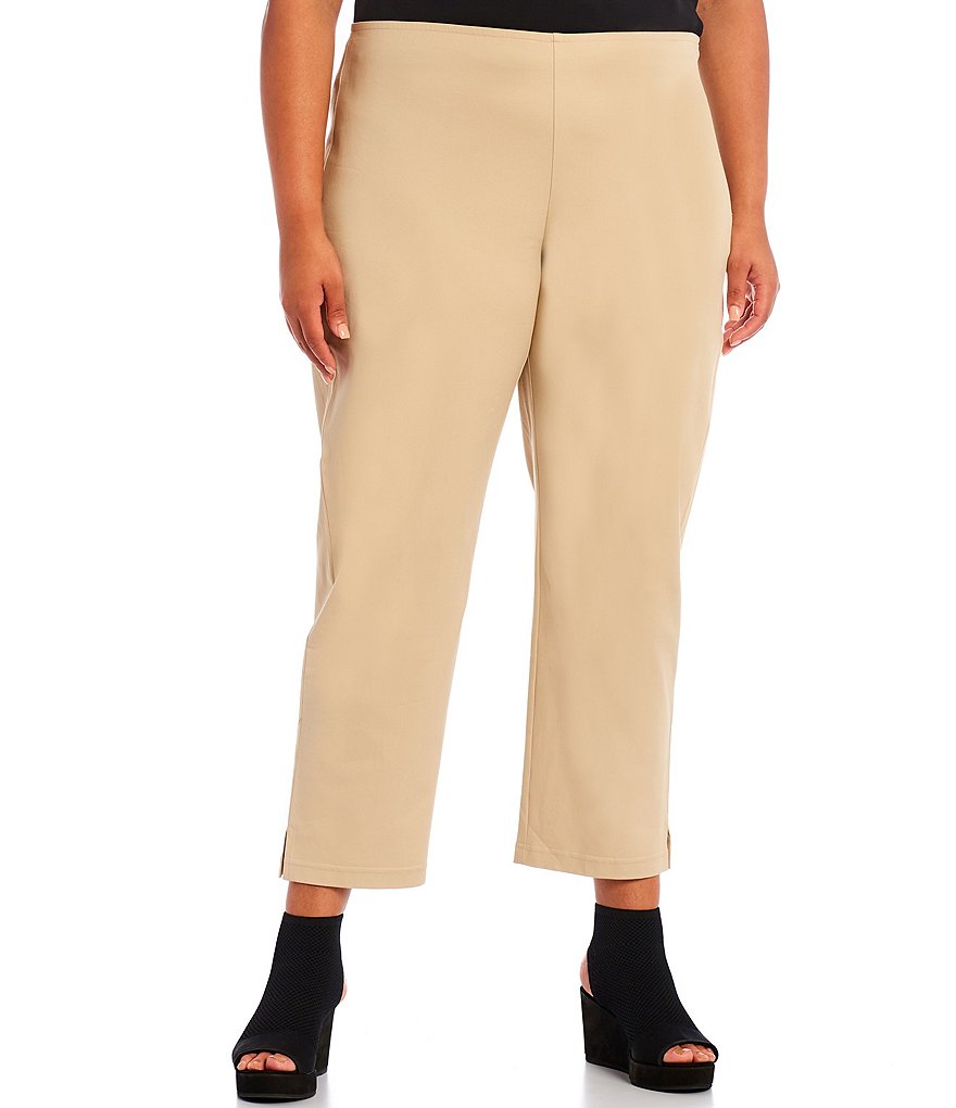 Code Bleu Plus Size Cropped Cargo Pants