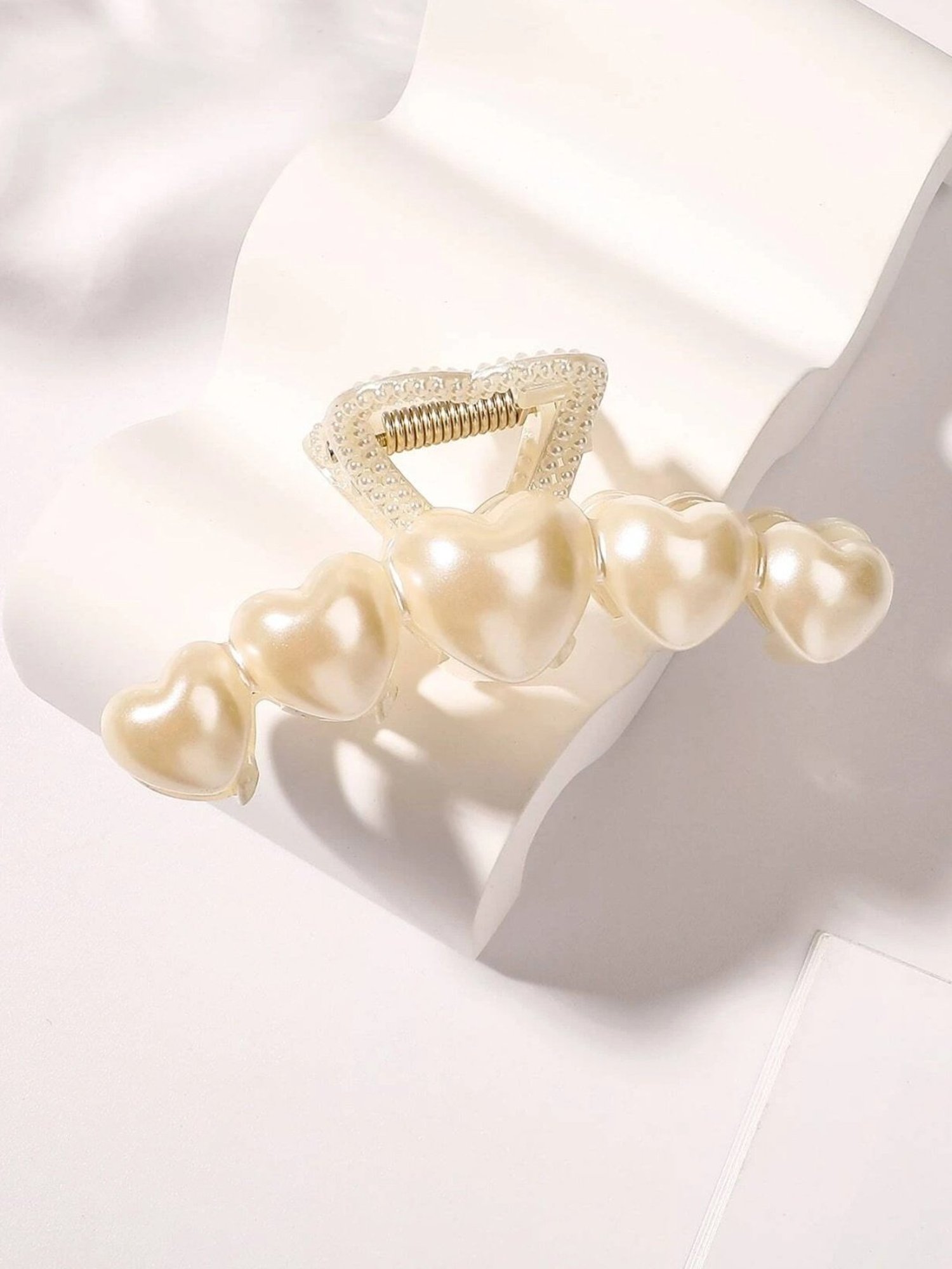 OOMPH White Heart Shape Pearl Beads Large Big Hair Claw