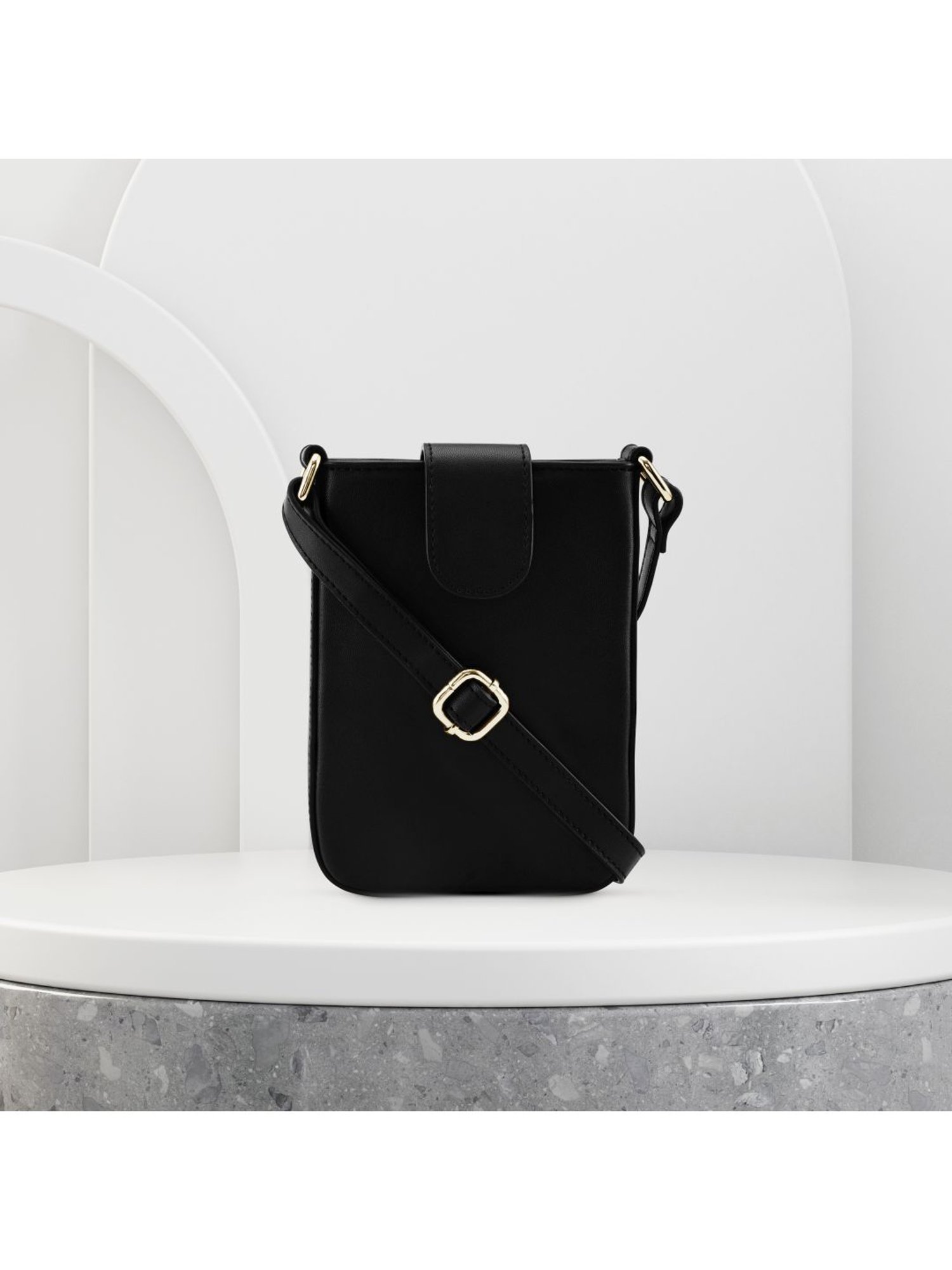 Fastrack Black Solid Mobile Pouch