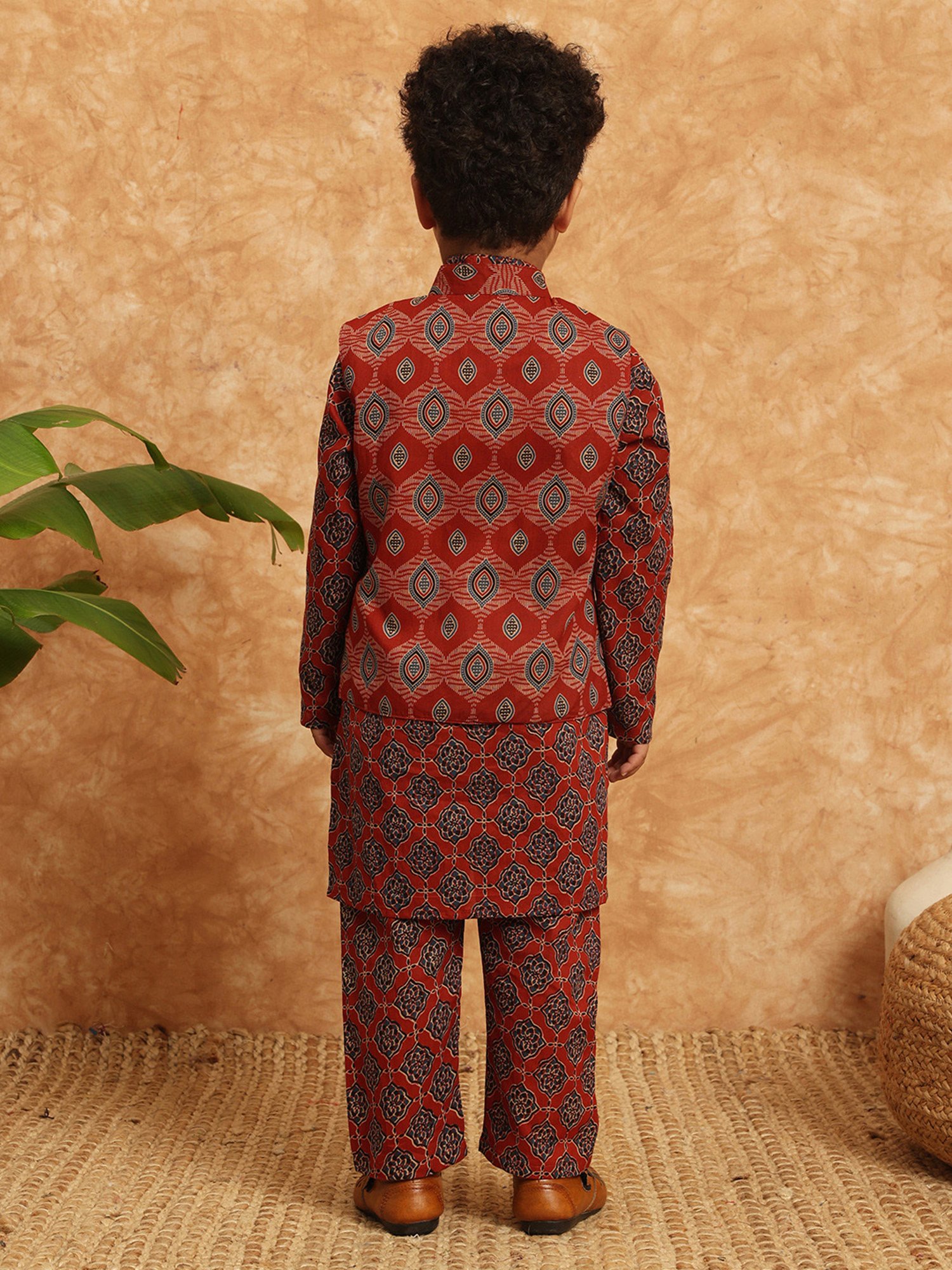 READIPRINT FASHIONS Kids Maroon & Blue Printed Full Sleeves Kurta, Pyjamas with Nehru Jacket