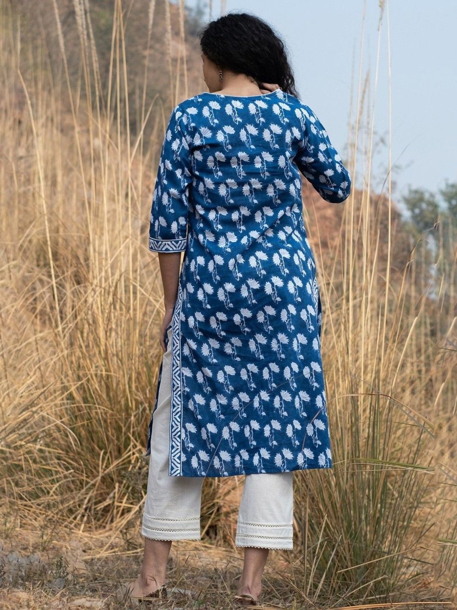 Akiso Neela Indigo Block Printed Kurta With Lace Detail On Yoke, Sides And Sleeves