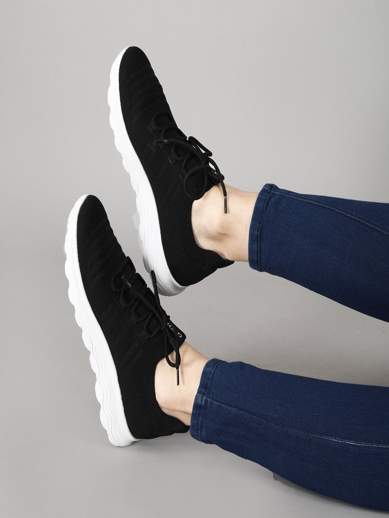 Geox Women's Spherica Black Sneakers