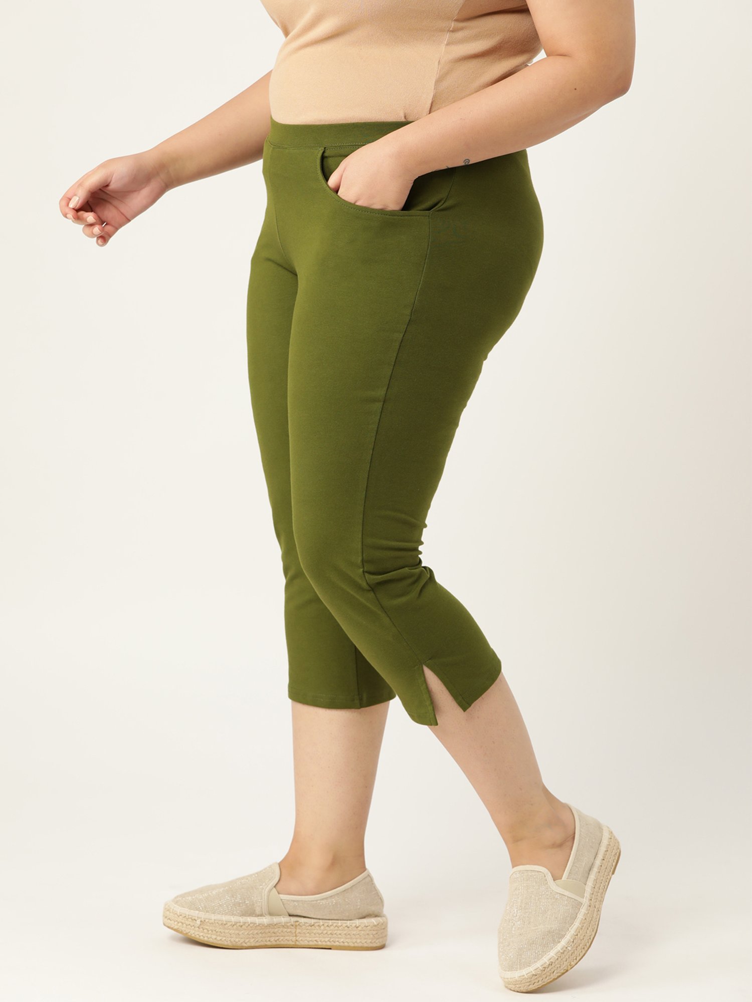theRebelinme Green High Rise Capris