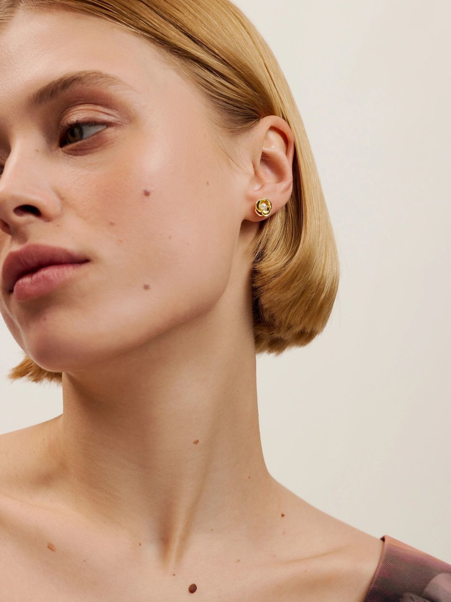 Ted Baker FLO: Pearl Flower Stud Earrings