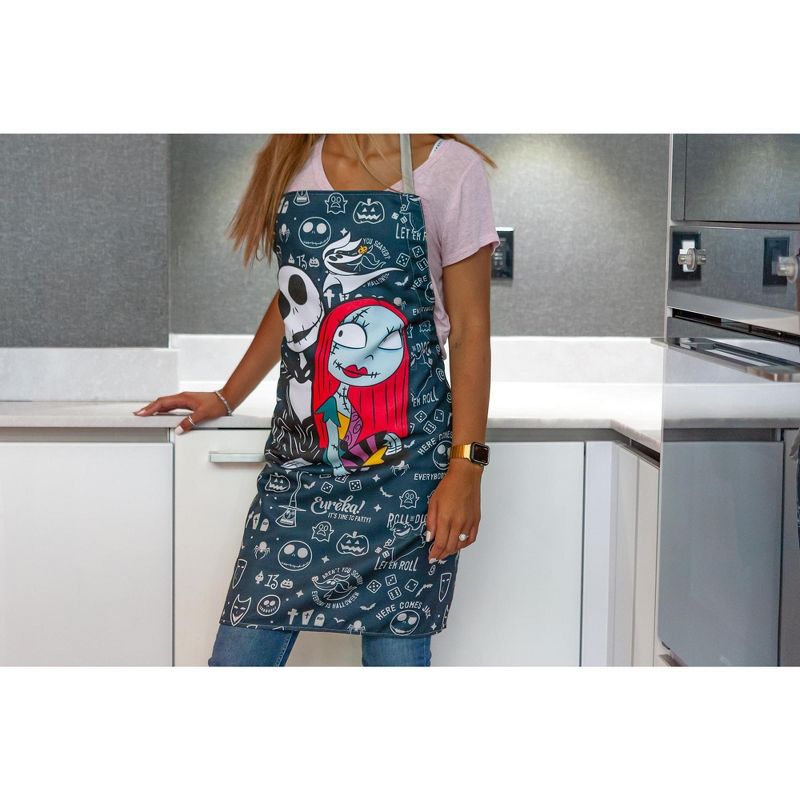 Gallerie II Skeleton Pattern Full Apron