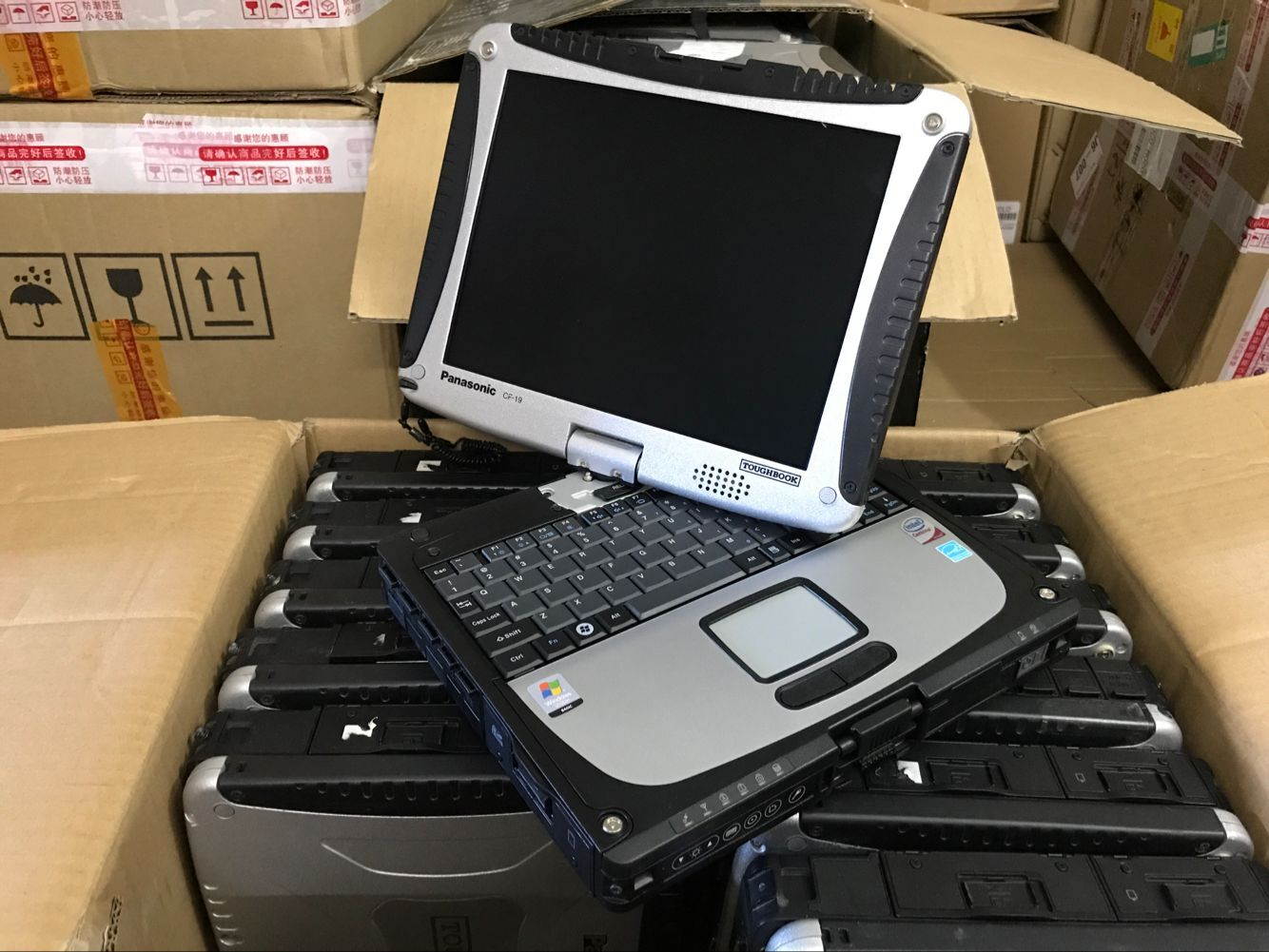 Panasonic laptop CF-19 fully rugged CPU i5/3320/MK6 memory 4G/DDR3 HDD 1TB 10 inch LED screen 1024*768 hand touch rotating Windows 7/XP