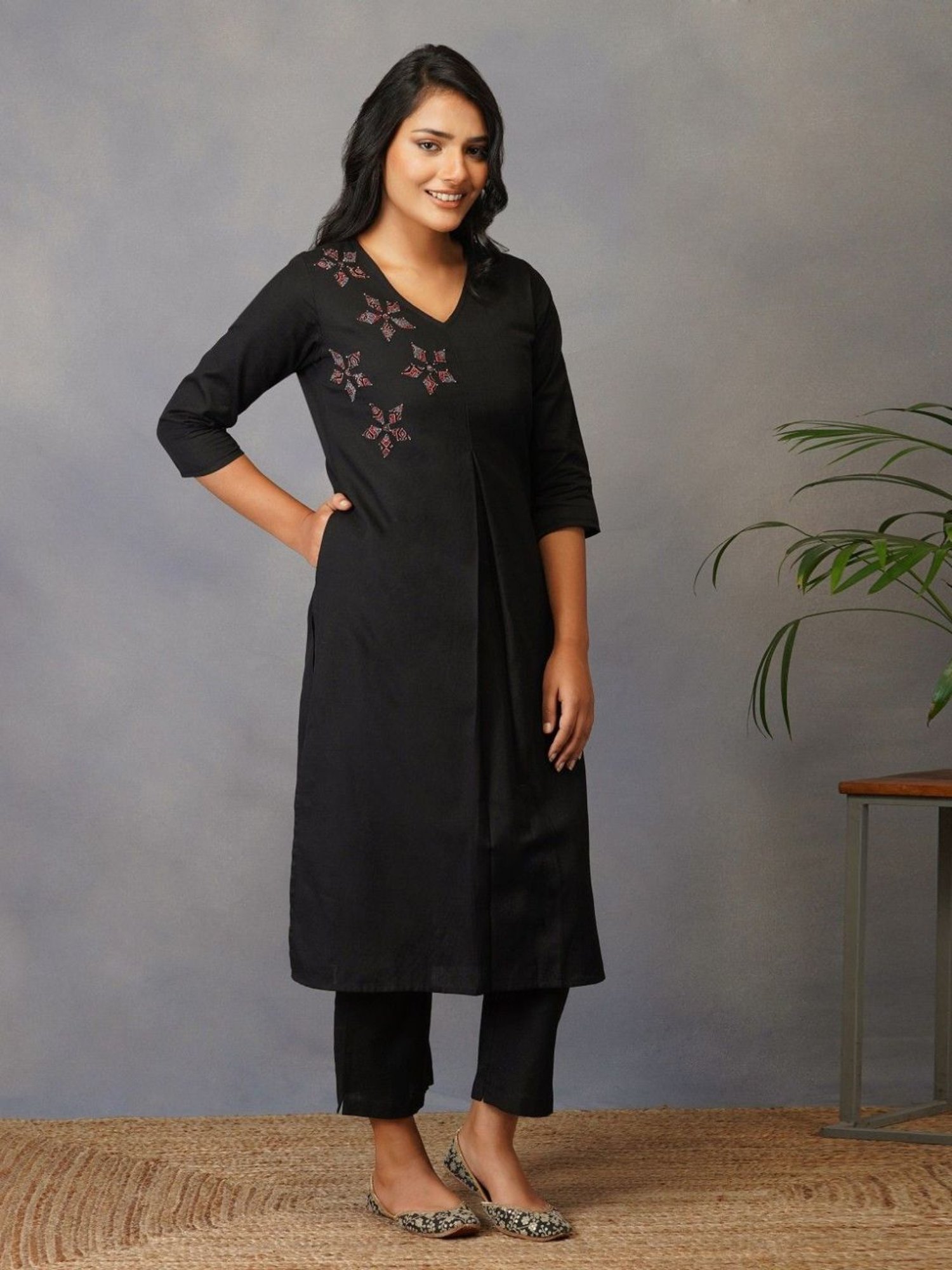 Akiso Bakhair Black Straight Kurta With Ajrak Applique Work Set With Pants