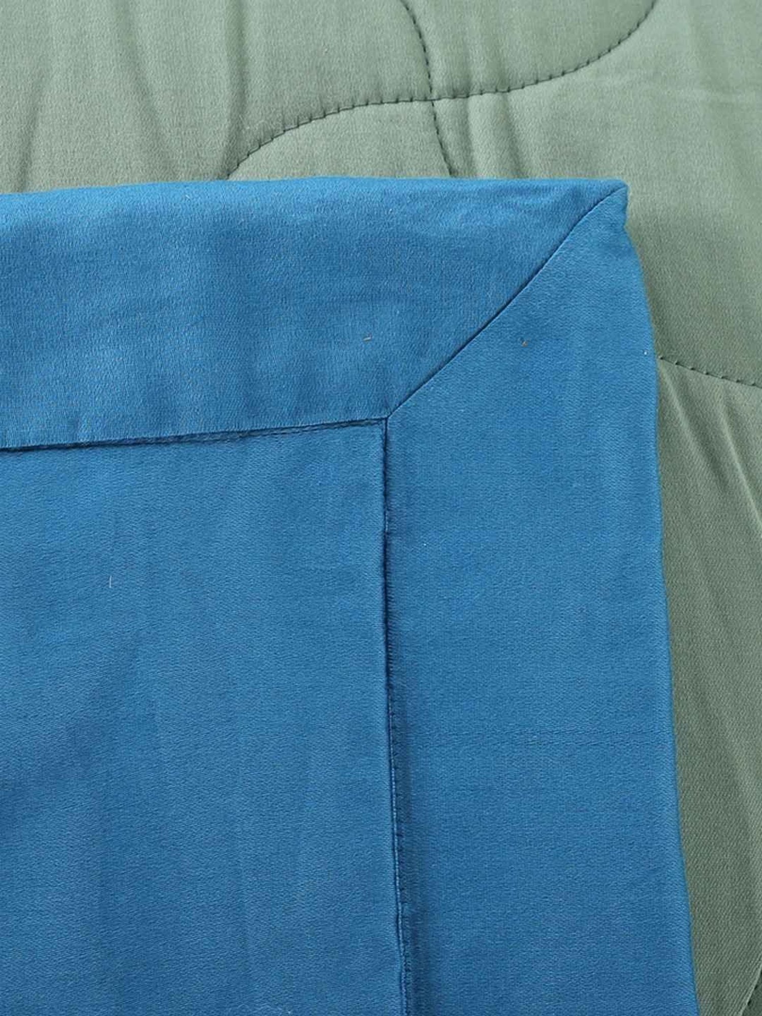 Maspar Vincent Green & Blue Cotton 120 TC Reversible Quilt - Set of 1