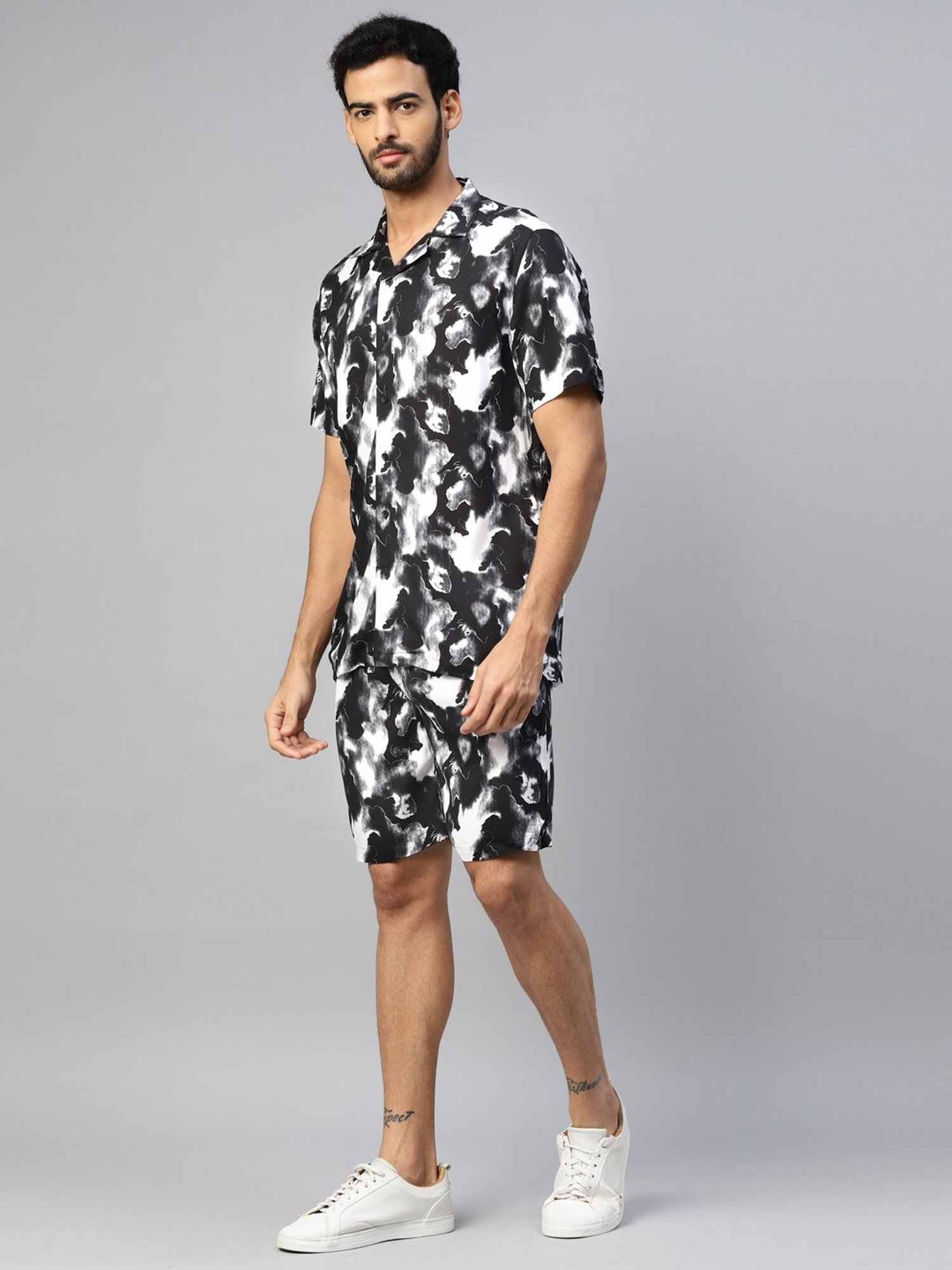 Don Vino Black & White Relaxed Fit Printed Shirt & Shorts Set