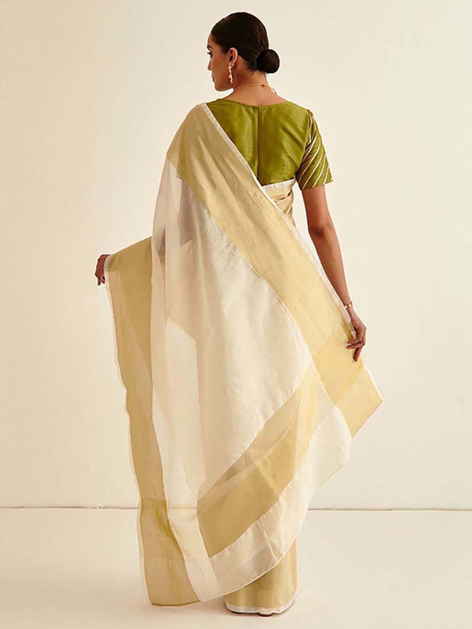 Abhishti White Woven Saree With Unstiched Blouse