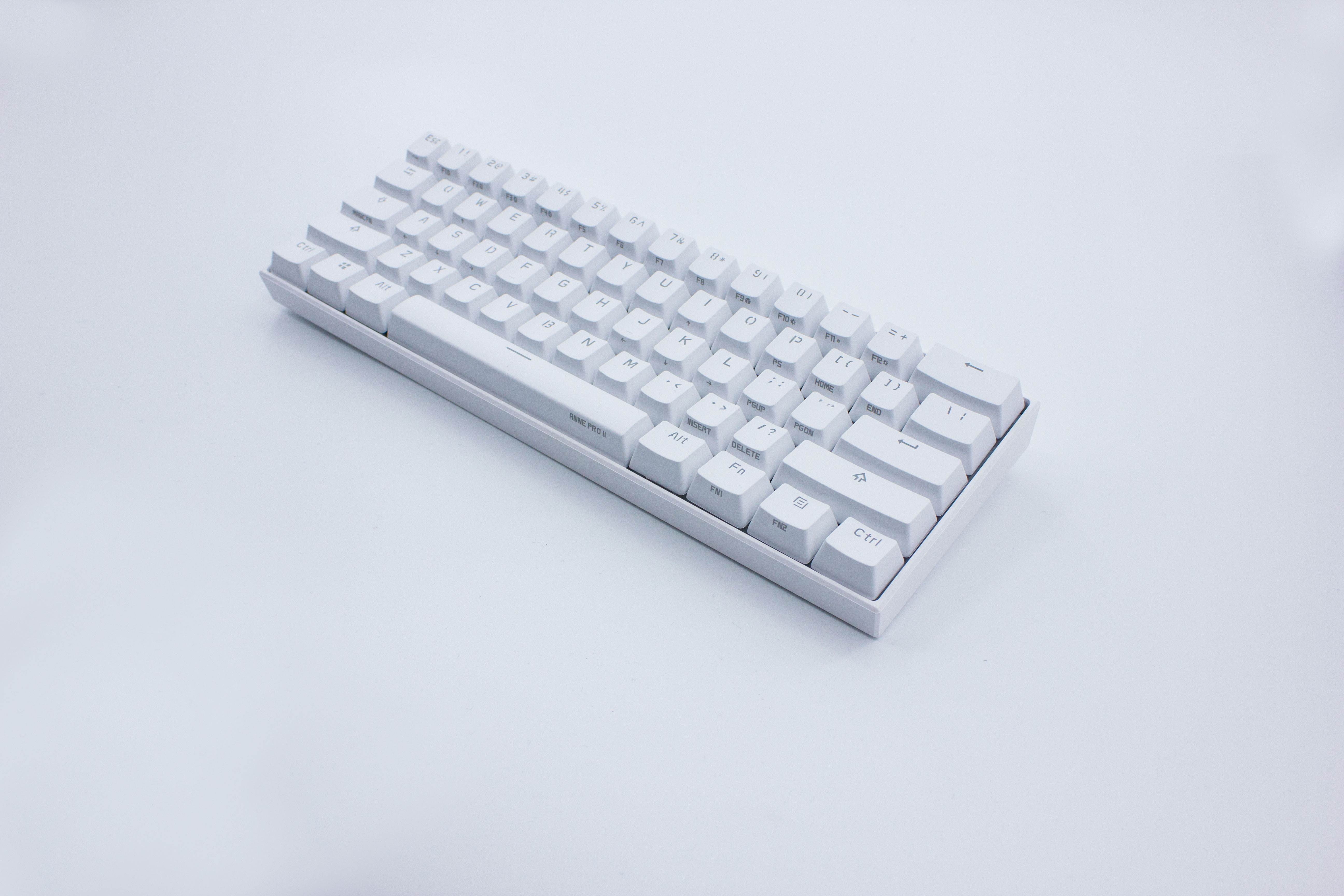 Anne Pro 2 60% Mechanical Keyboard Wired/Wireless Dual Mode Full RGB Double Shot PBT - Brown Switch