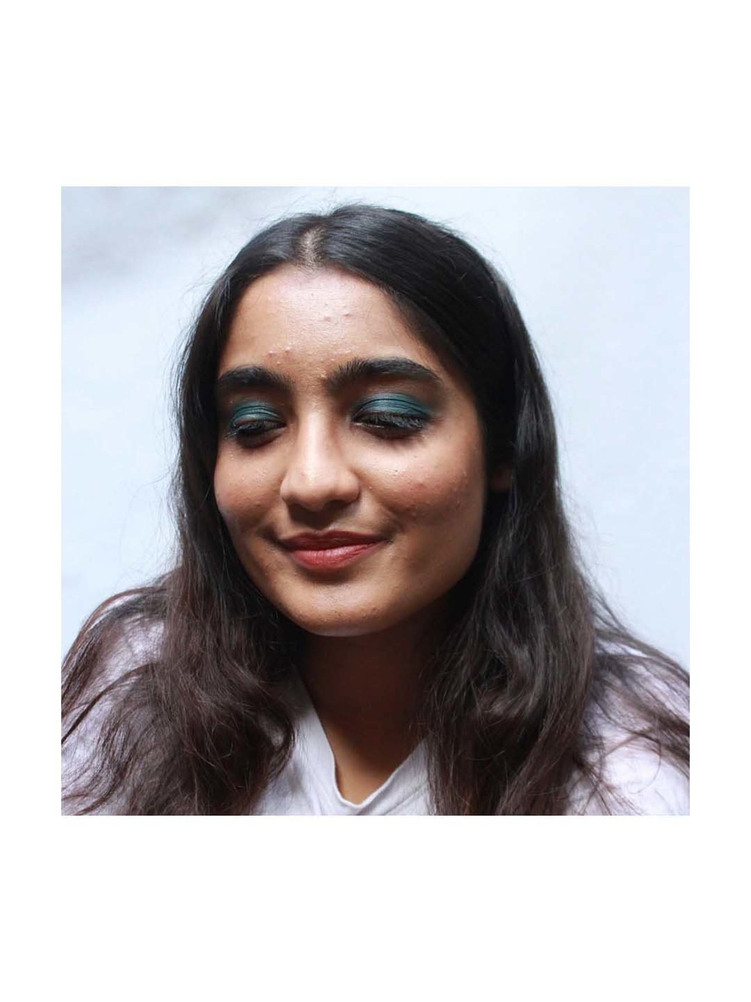 Disguise Cosmetics Satin Smooth Eyeshadow Squares Satin Teal Peacock 215 - 4.5 Gm