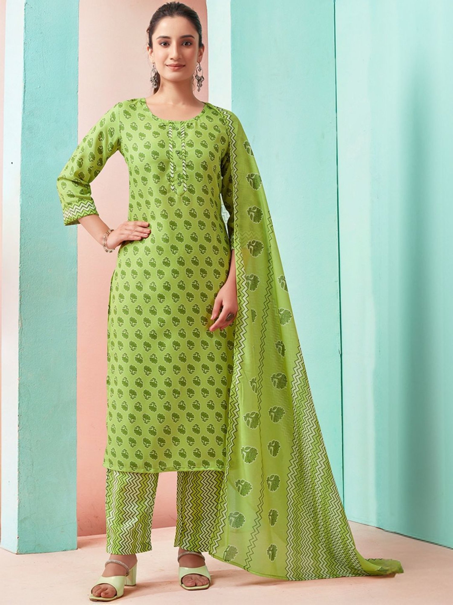 Skylee Green Floral Print Kurta Pant Set With Dupatta