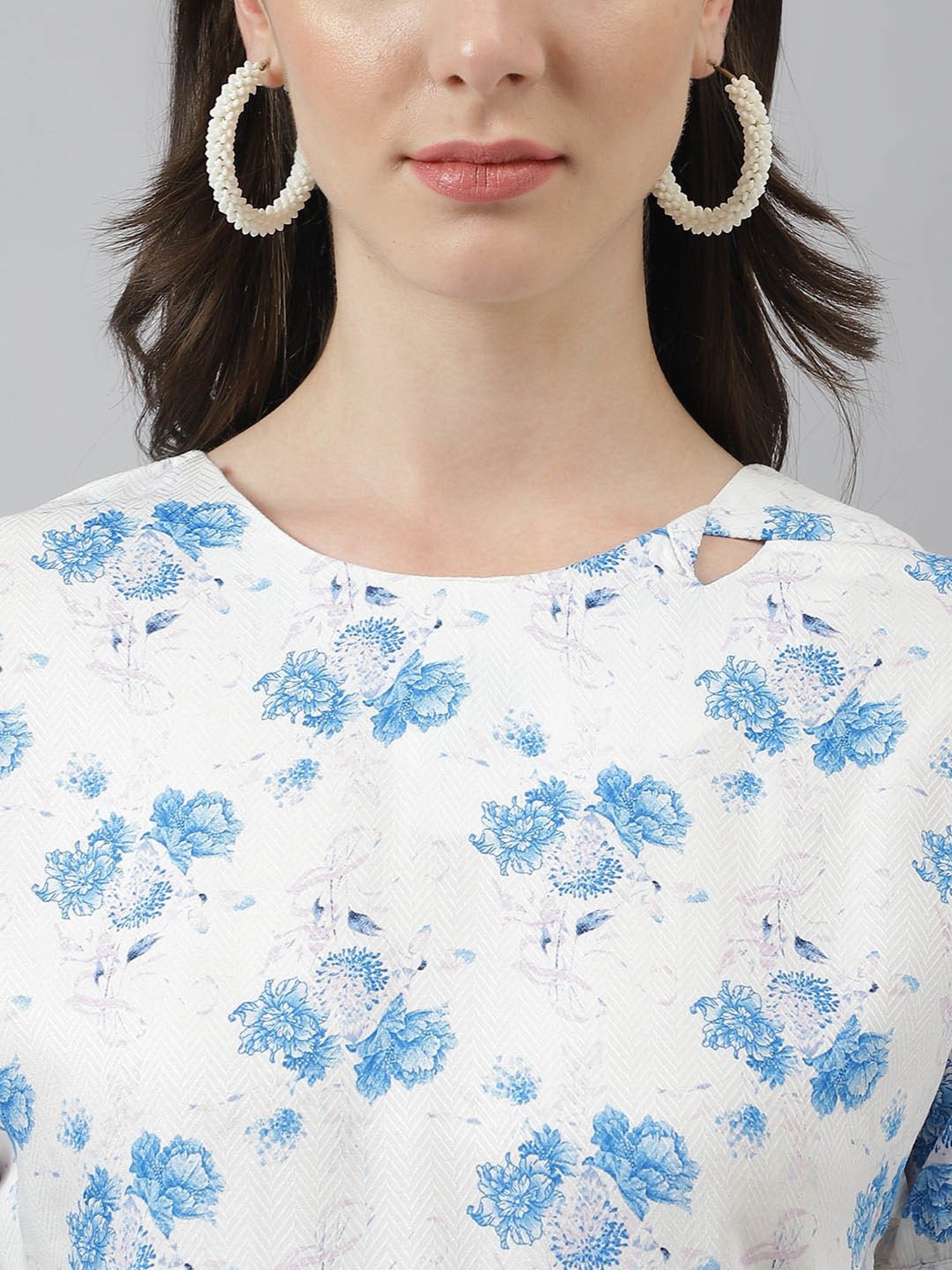 Latin Quarters White & Blue Floral Print Top