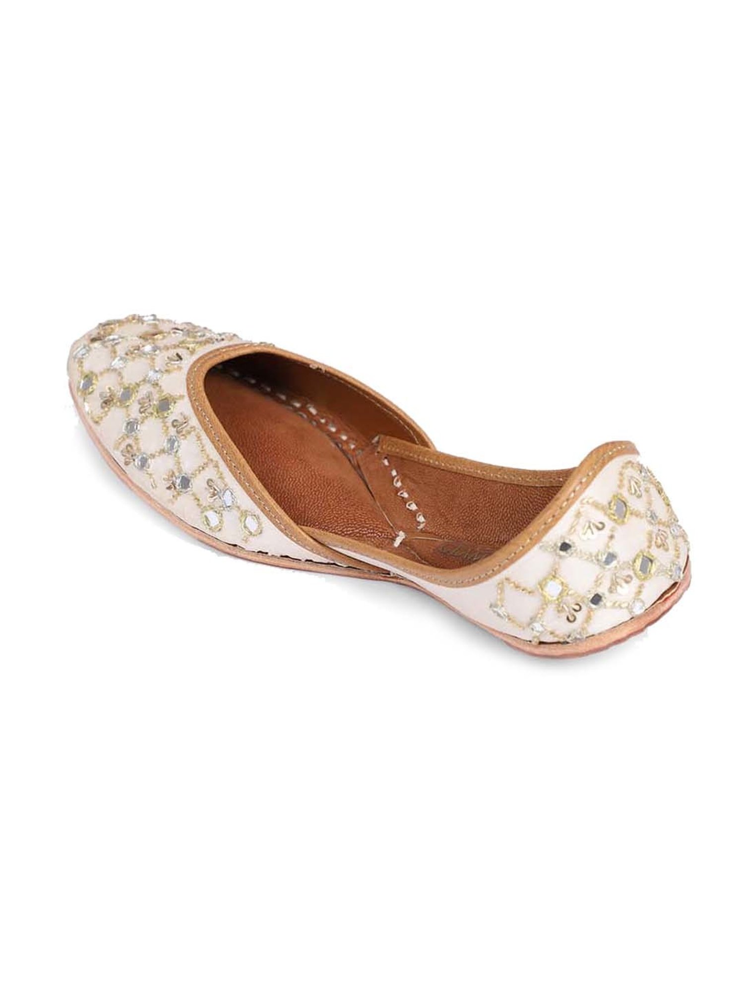 Glam Story Women's Cream Ethnic Juttis