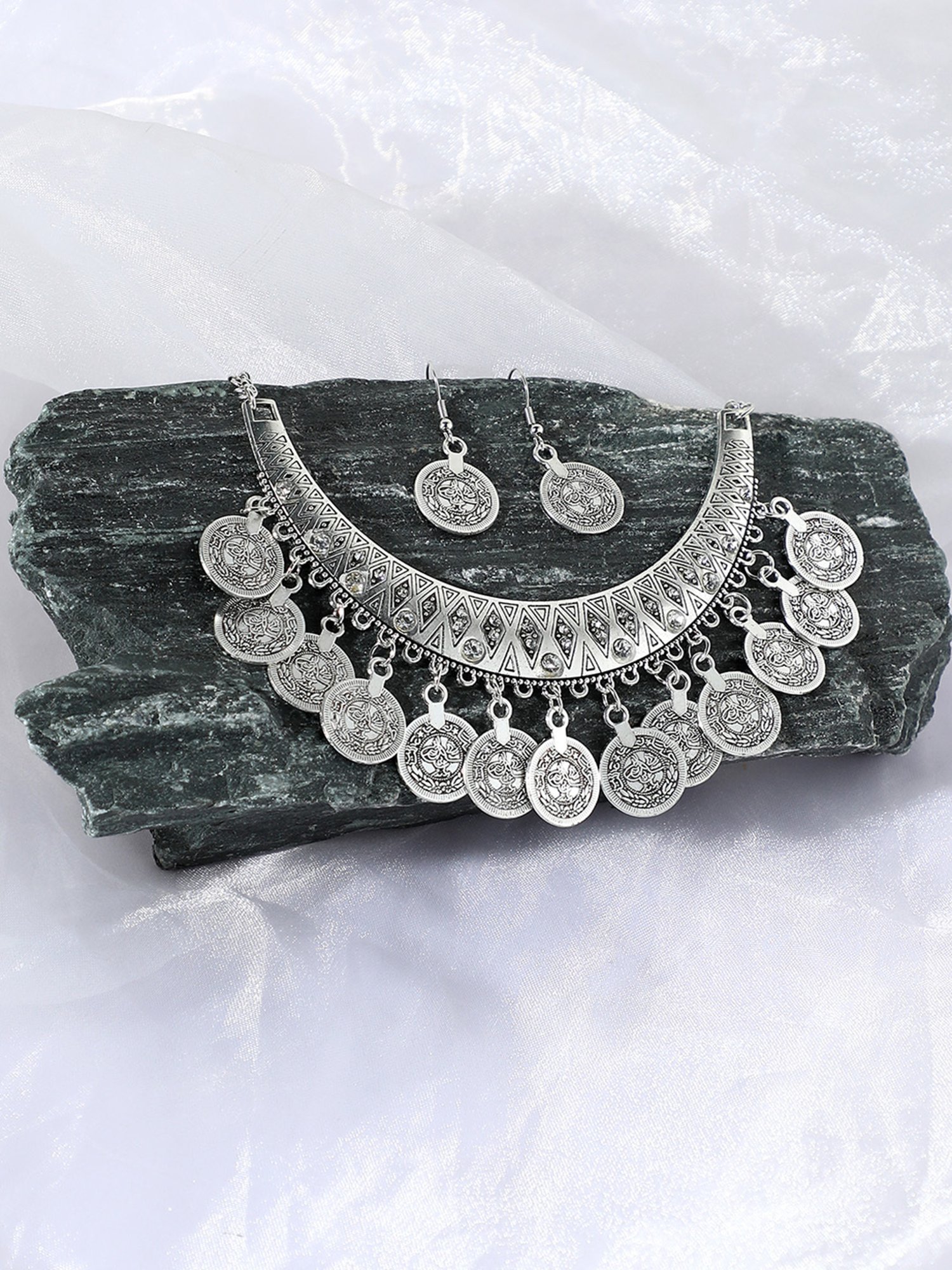 Sri Jagdamba Pearls White Alloy Classic Necklace & Earring Set