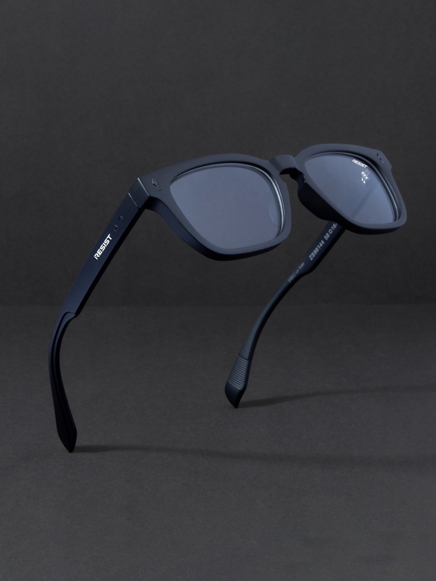 Resist Eyewear Clear Wayfarer UV Protected Unisex Sunglasses